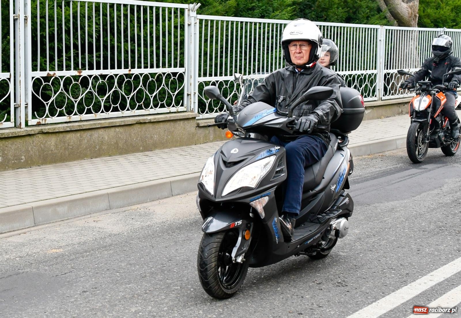 Zdjęcie w galerii na portalu naszraciborz.pl: Parada motocyklistów w Pogrzebieniu [FOTO i WIDEO] wiadomości z regionu