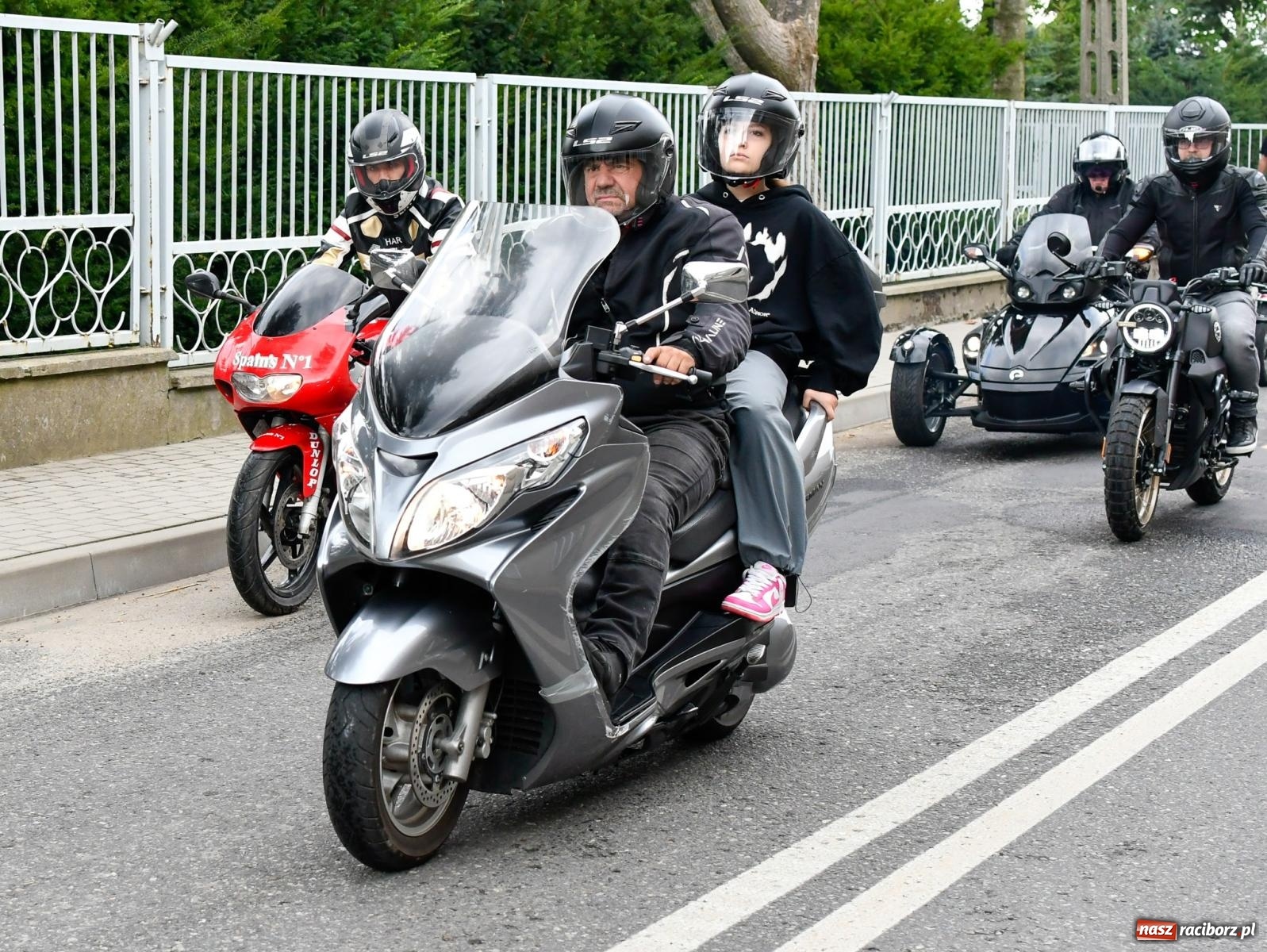 Zdjęcie w galerii na portalu naszraciborz.pl: Parada motocyklistów w Pogrzebieniu [FOTO i WIDEO] wiadomości z regionu