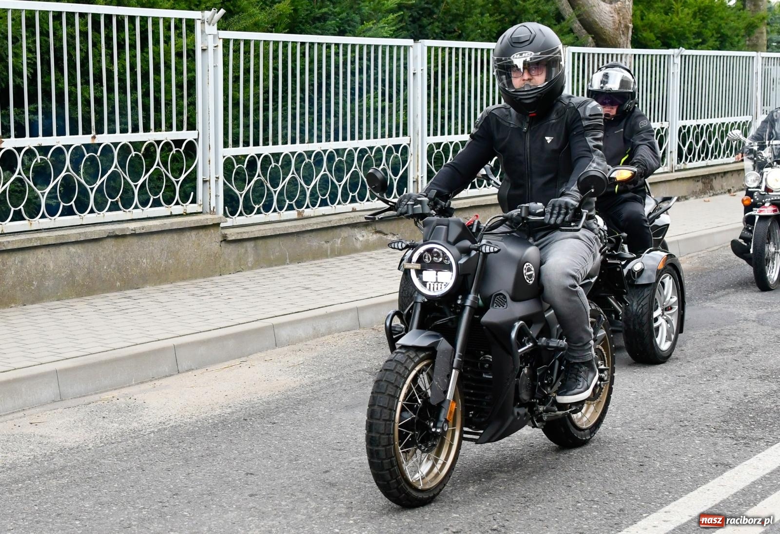 Zdjęcie w galerii na portalu naszraciborz.pl: Parada motocyklistów w Pogrzebieniu [FOTO i WIDEO] wiadomości z regionu