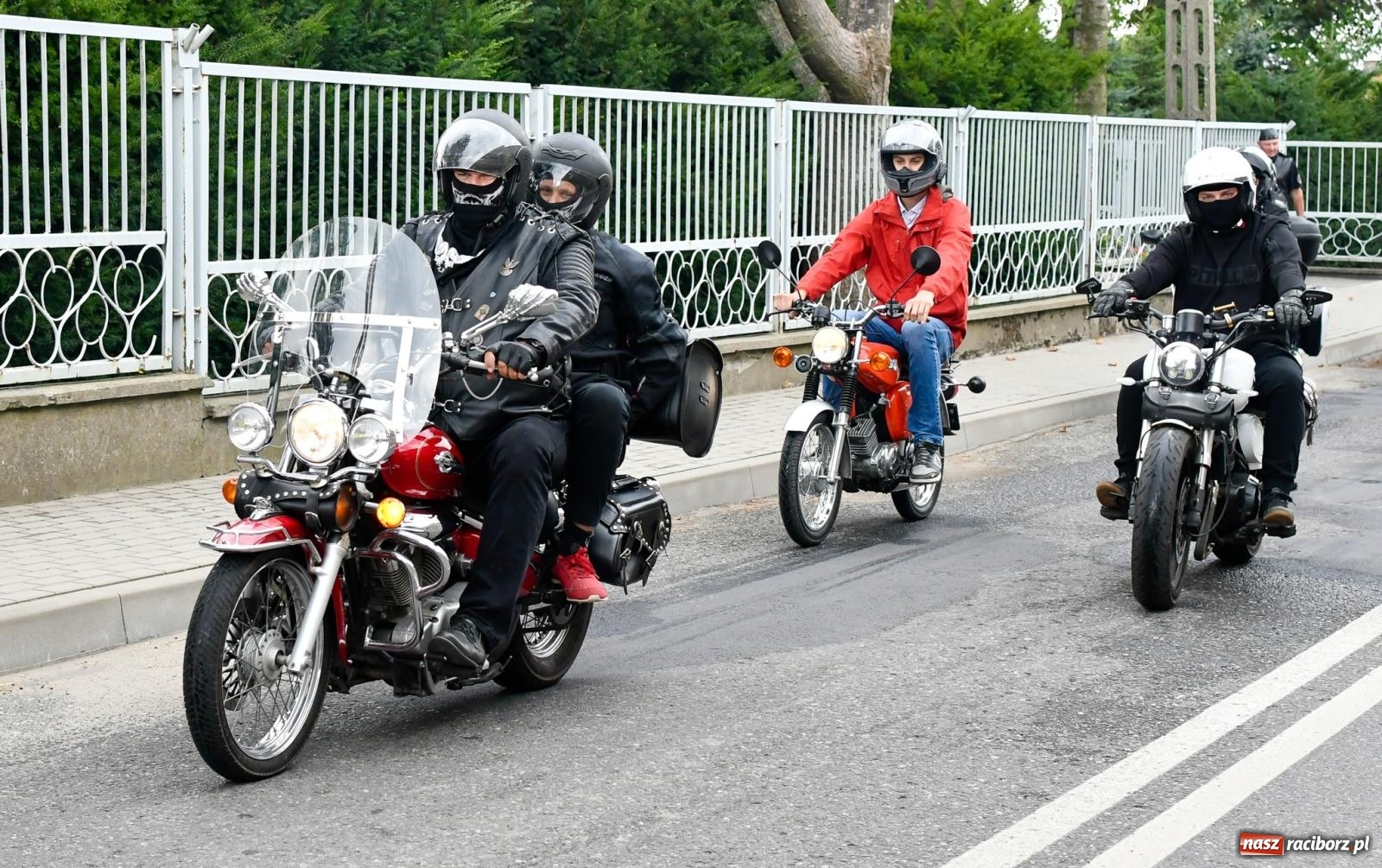 Zdjęcie w galerii na portalu naszraciborz.pl: Parada motocyklistów w Pogrzebieniu [FOTO i WIDEO] wiadomości z regionu