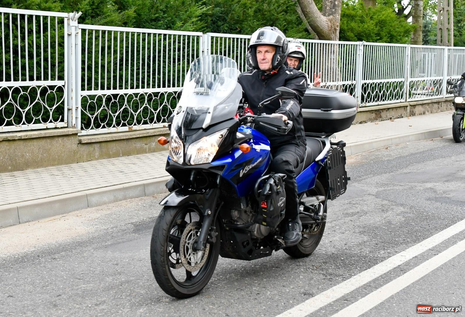 Zdjęcie w galerii na portalu naszraciborz.pl: Parada motocyklistów w Pogrzebieniu [FOTO i WIDEO] wiadomości z regionu