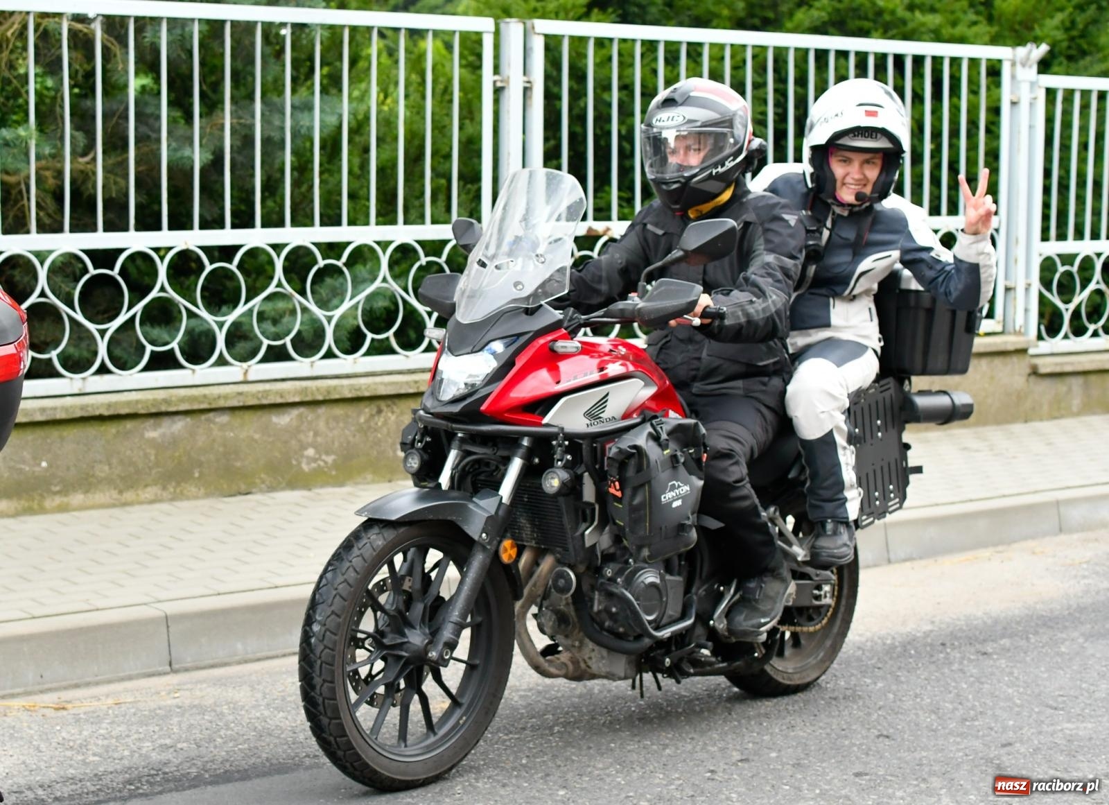 Zdjęcie w galerii na portalu naszraciborz.pl: Parada motocyklistów w Pogrzebieniu [FOTO i WIDEO] wiadomości z regionu