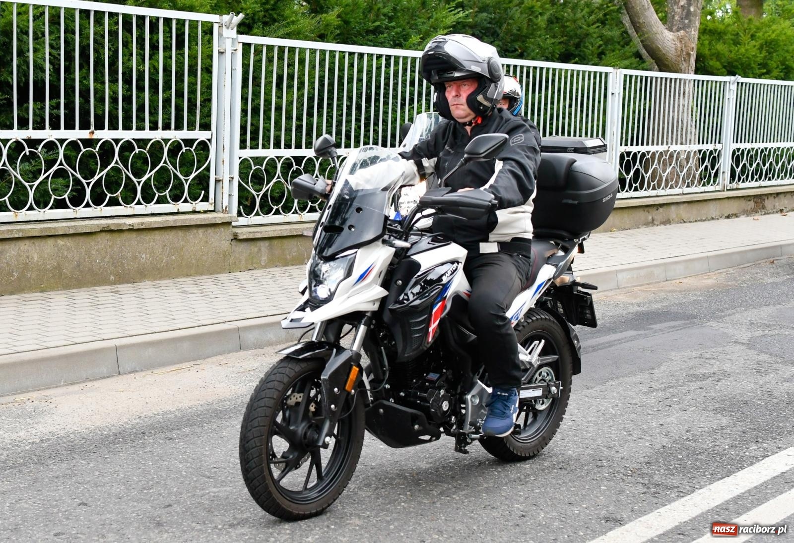 Zdjęcie w galerii na portalu naszraciborz.pl: Parada motocyklistów w Pogrzebieniu [FOTO i WIDEO] wiadomości z regionu