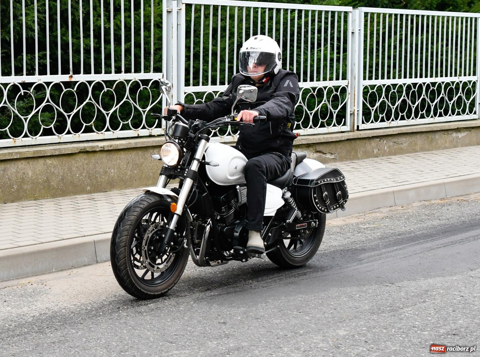 Zdjęcie w galerii na portalu naszraciborz.pl: Parada motocyklistów w Pogrzebieniu [FOTO i WIDEO] wiadomości z regionu