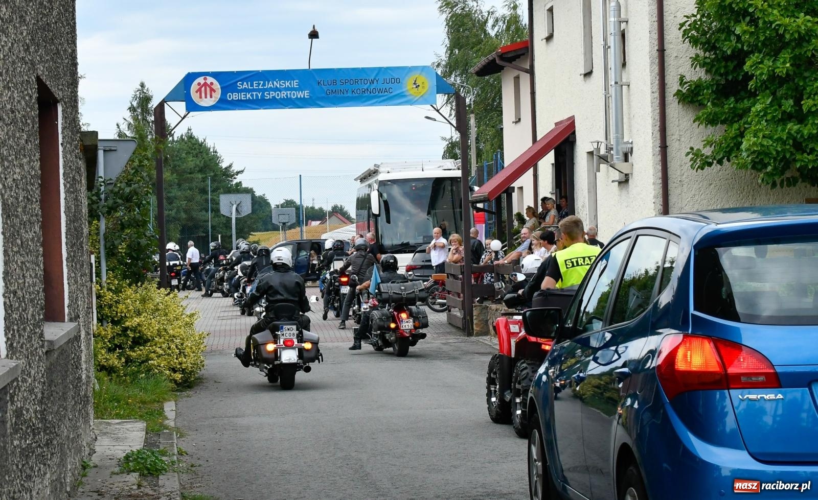 Zdjęcie w galerii na portalu naszraciborz.pl: Parada motocyklistów w Pogrzebieniu [FOTO i WIDEO] wiadomości z regionu