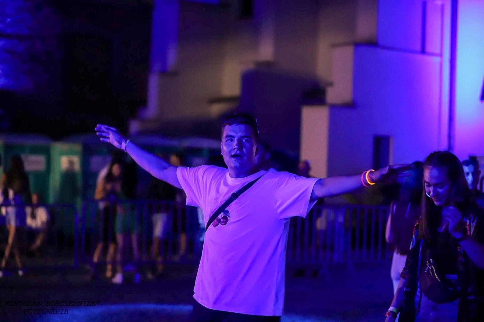 Zdjęcie w galerii na portalu naszraciborz.pl: Full Moon 2024. Tak bawiono się na zamkowym dziedzińcu wiadomości z regionu