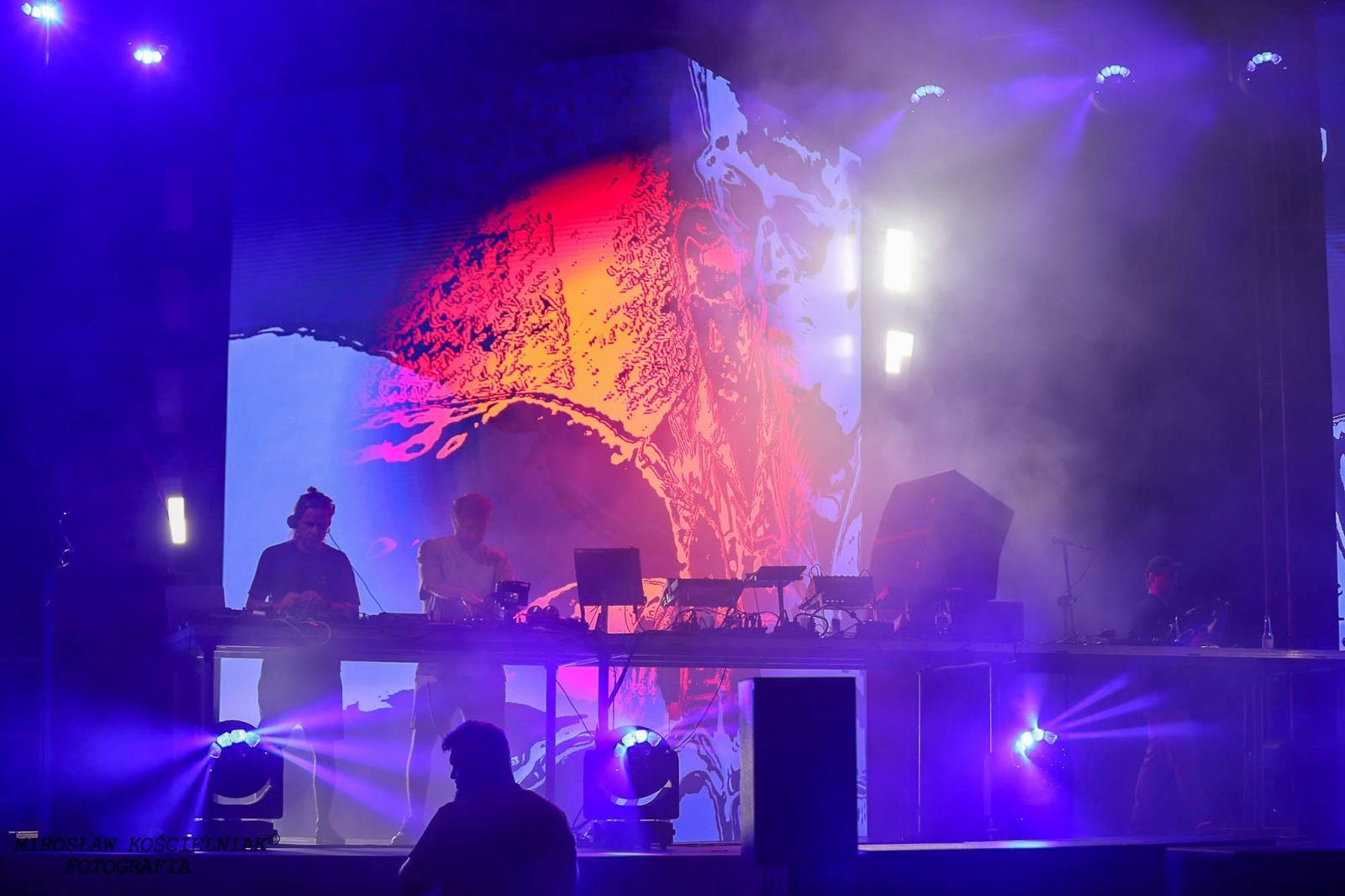 Zdjęcie w galerii na portalu naszraciborz.pl: Full Moon 2024. Tak bawiono się na zamkowym dziedzińcu wiadomości z regionu