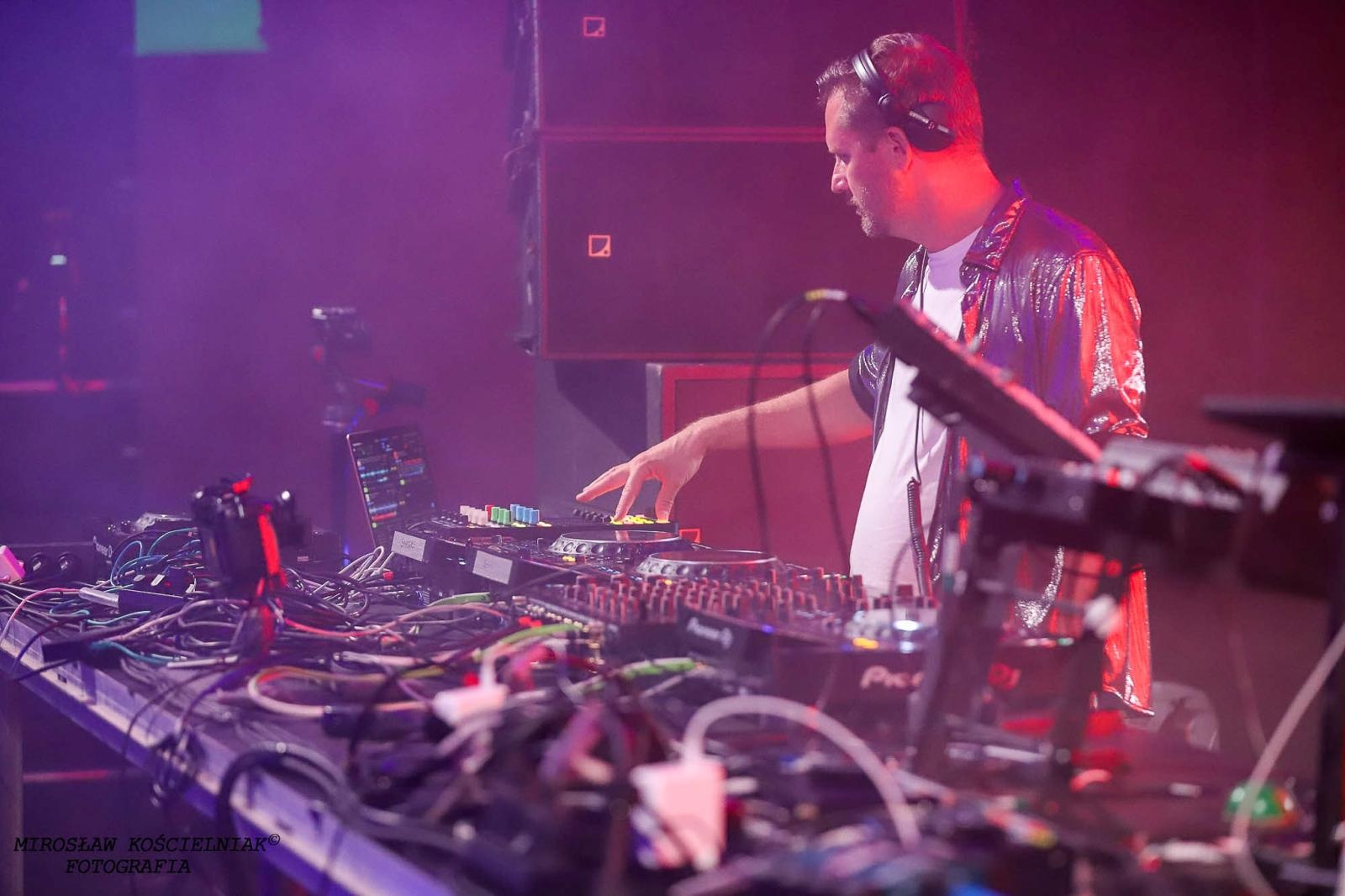 Zdjęcie w galerii na portalu naszraciborz.pl: Full Moon 2024. Tak bawiono się na zamkowym dziedzińcu wiadomości z regionu