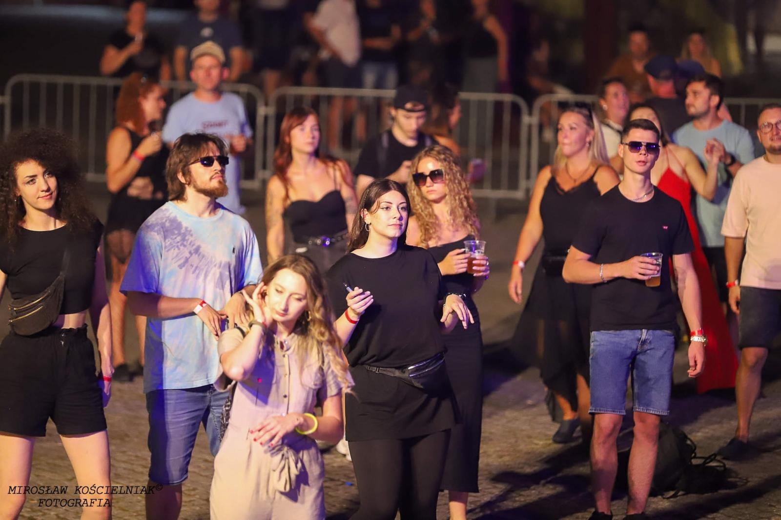 Zdjęcie w galerii na portalu naszraciborz.pl: Full Moon 2024. Tak bawiono się na zamkowym dziedzińcu wiadomości z regionu