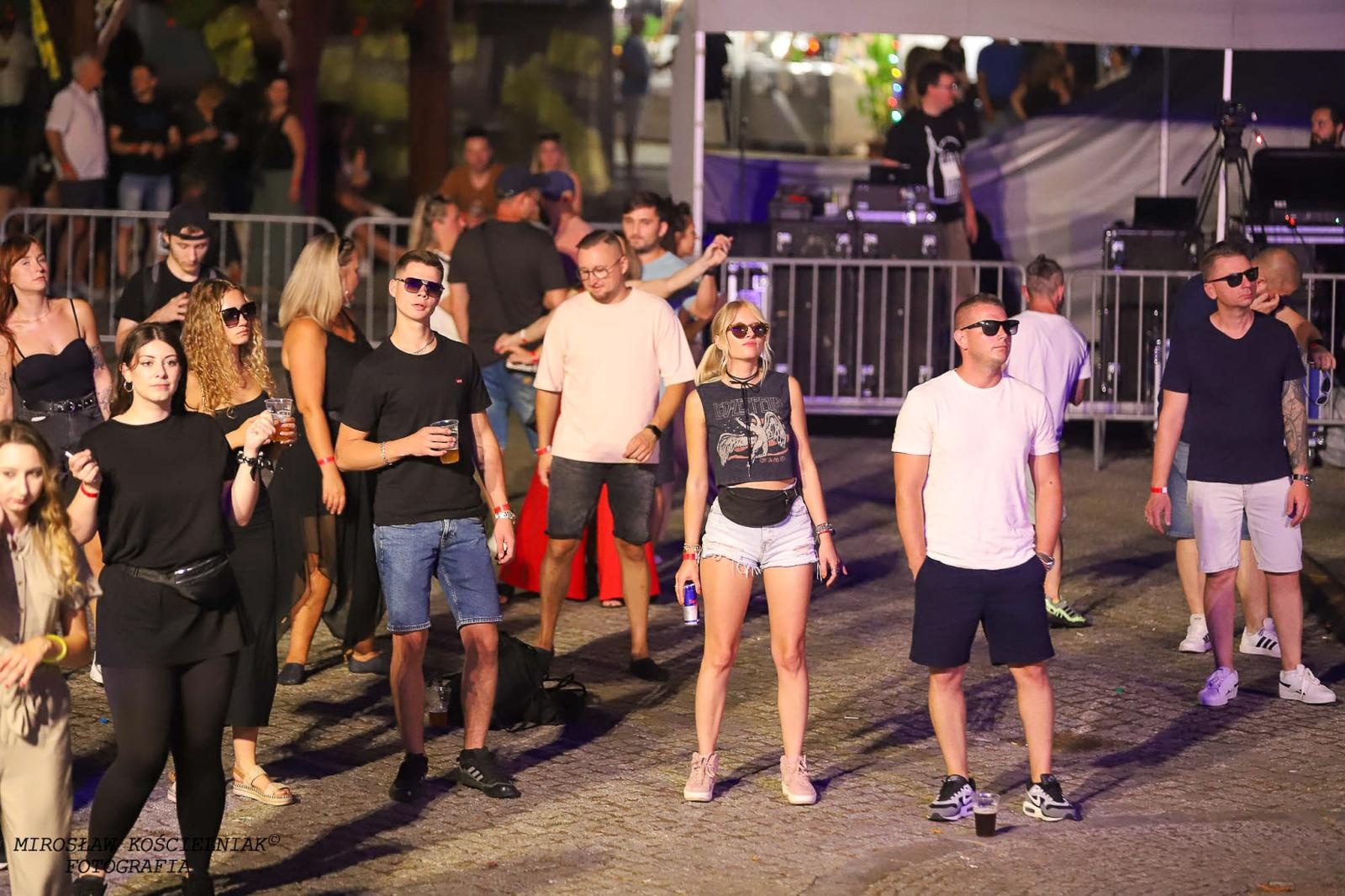 Zdjęcie w galerii na portalu naszraciborz.pl: Full Moon 2024. Tak bawiono się na zamkowym dziedzińcu wiadomości z regionu