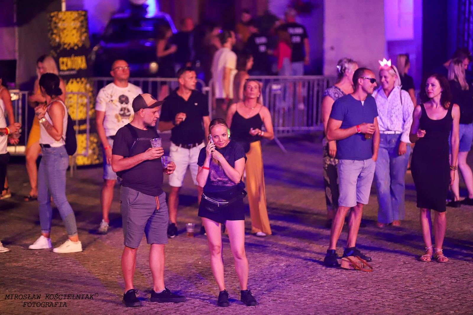 Zdjęcie w galerii na portalu naszraciborz.pl: Full Moon 2024. Tak bawiono się na zamkowym dziedzińcu wiadomości z regionu