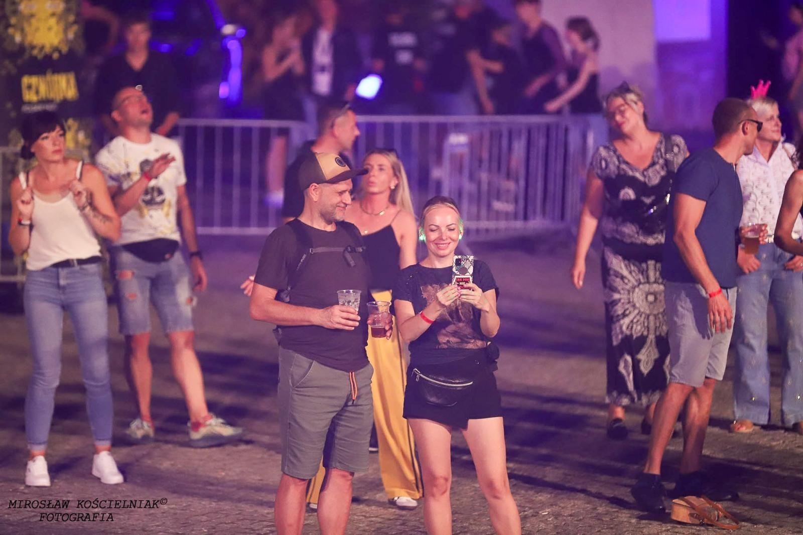 Zdjęcie w galerii na portalu naszraciborz.pl: Full Moon 2024. Tak bawiono się na zamkowym dziedzińcu wiadomości z regionu