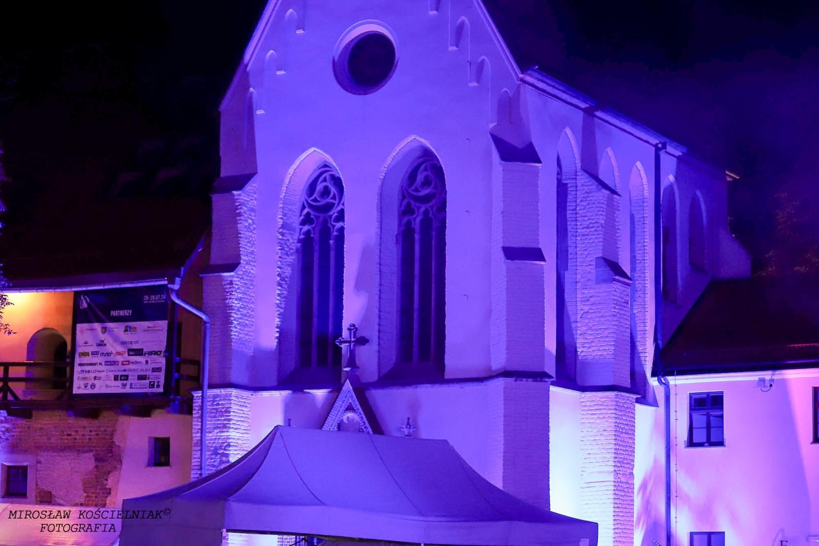 Zdjęcie w galerii na portalu naszraciborz.pl: Full Moon 2024. Tak bawiono się na zamkowym dziedzińcu wiadomości z regionu