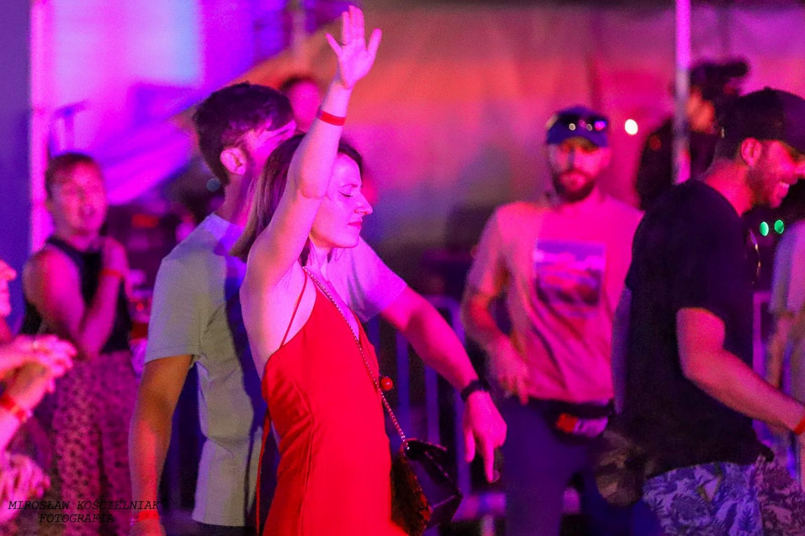 Zdjęcie w galerii na portalu naszraciborz.pl: Full Moon 2024. Tak bawiono się na zamkowym dziedzińcu wiadomości z regionu