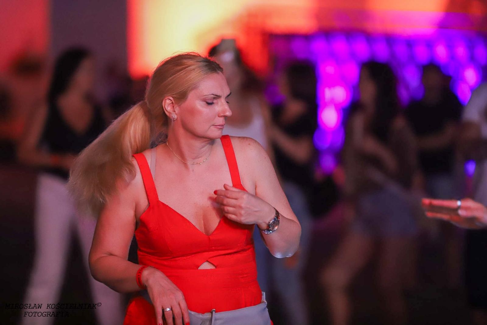 Zdjęcie w galerii na portalu naszraciborz.pl: Full Moon 2024. Tak bawiono się na zamkowym dziedzińcu wiadomości z regionu