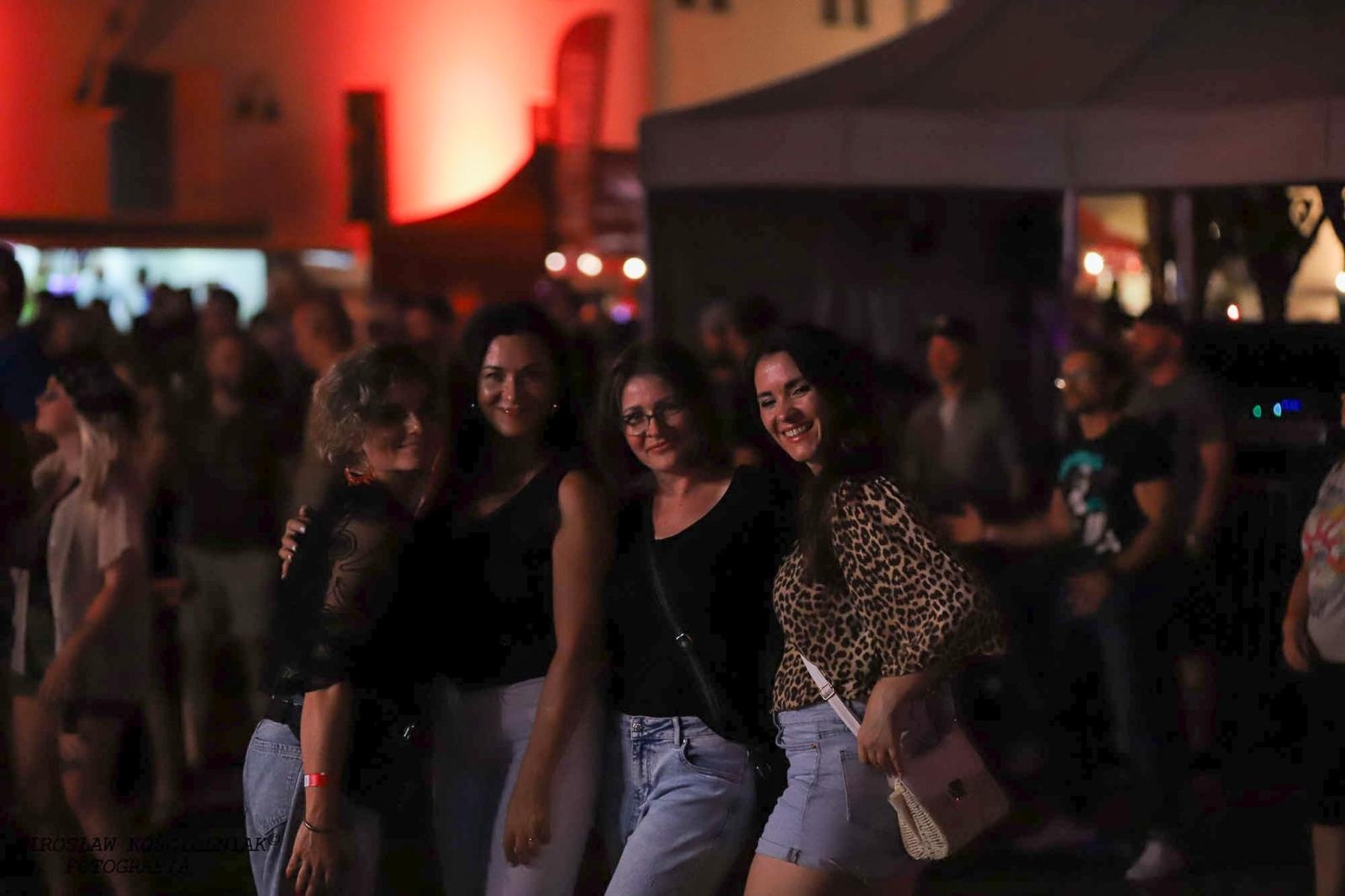 Zdjęcie w galerii na portalu naszraciborz.pl: Full Moon 2024. Tak bawiono się na zamkowym dziedzińcu wiadomości z regionu