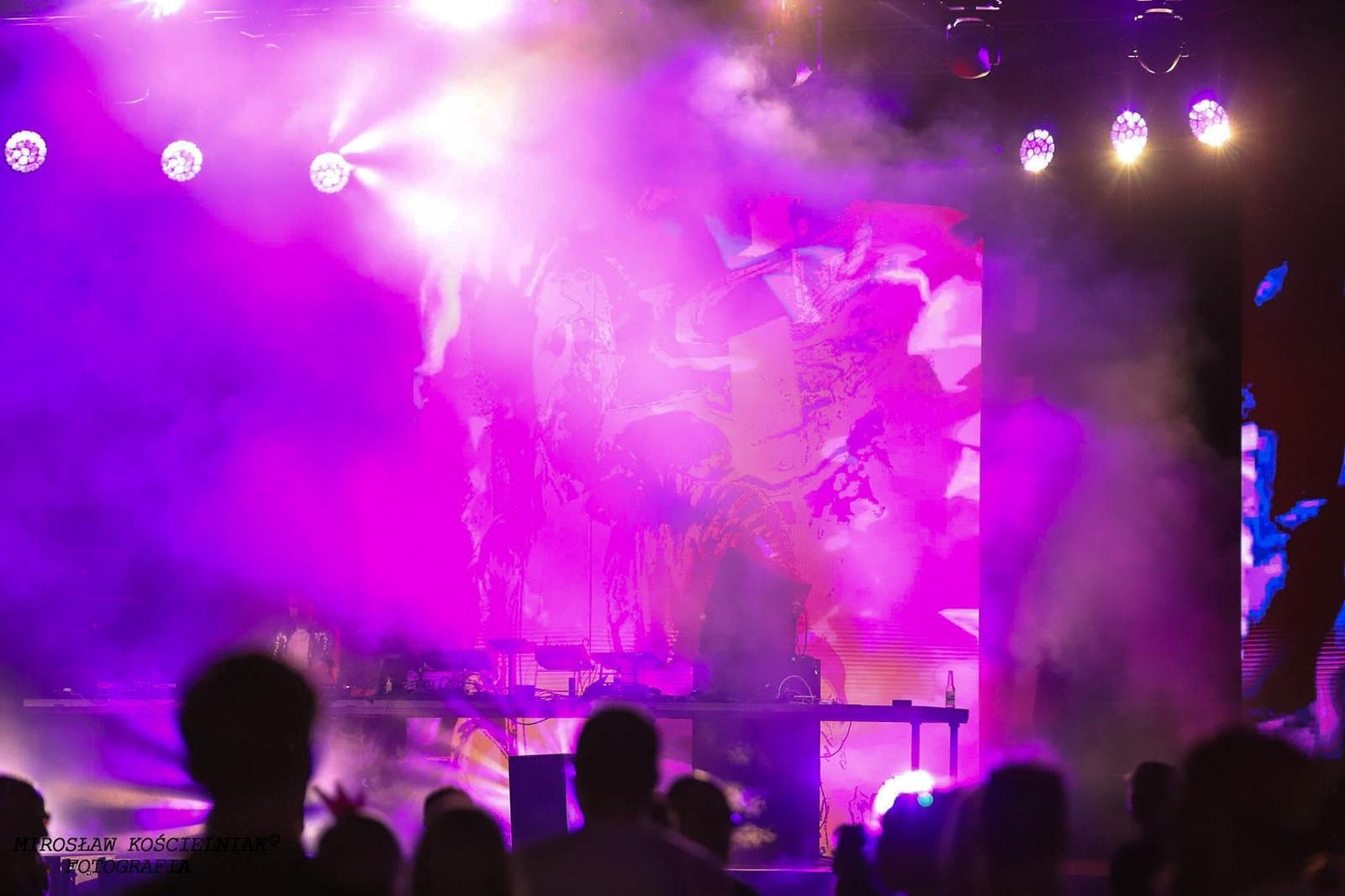 Zdjęcie w galerii na portalu naszraciborz.pl: Full Moon 2024. Tak bawiono się na zamkowym dziedzińcu wiadomości z regionu