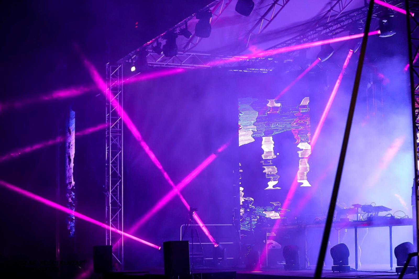 Zdjęcie w galerii na portalu naszraciborz.pl: Full Moon 2024. Tak bawiono się na zamkowym dziedzińcu wiadomości z regionu