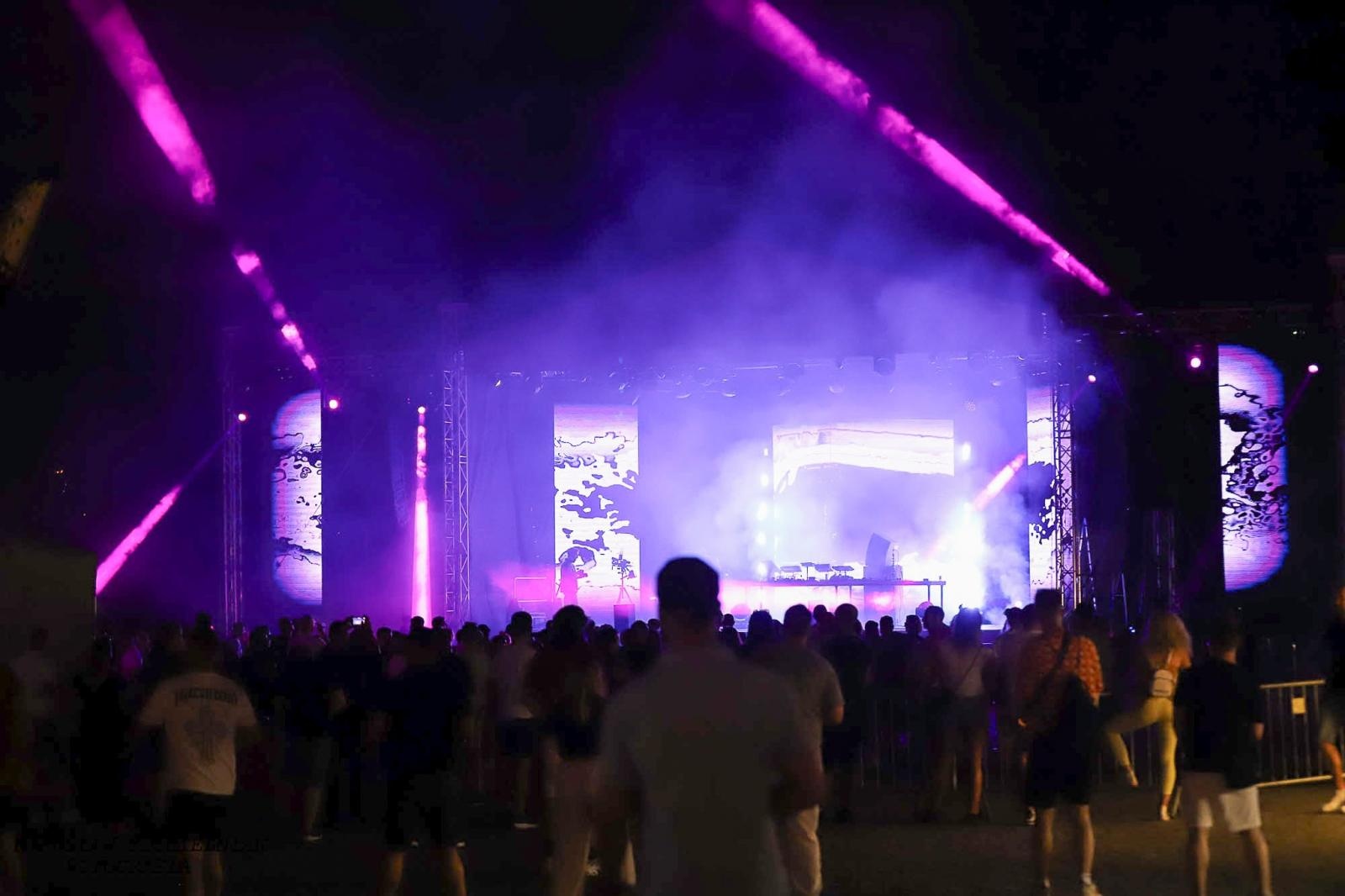 Zdjęcie w galerii na portalu naszraciborz.pl: Full Moon 2024. Tak bawiono się na zamkowym dziedzińcu wiadomości z regionu