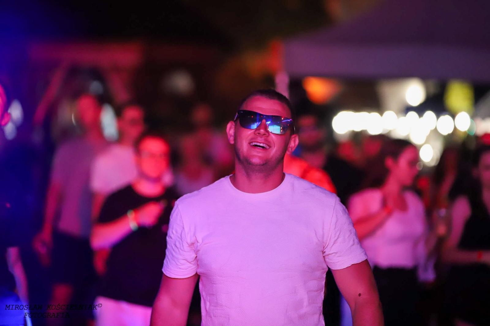 Zdjęcie w galerii na portalu naszraciborz.pl: Full Moon 2024. Tak bawiono się na zamkowym dziedzińcu wiadomości z regionu