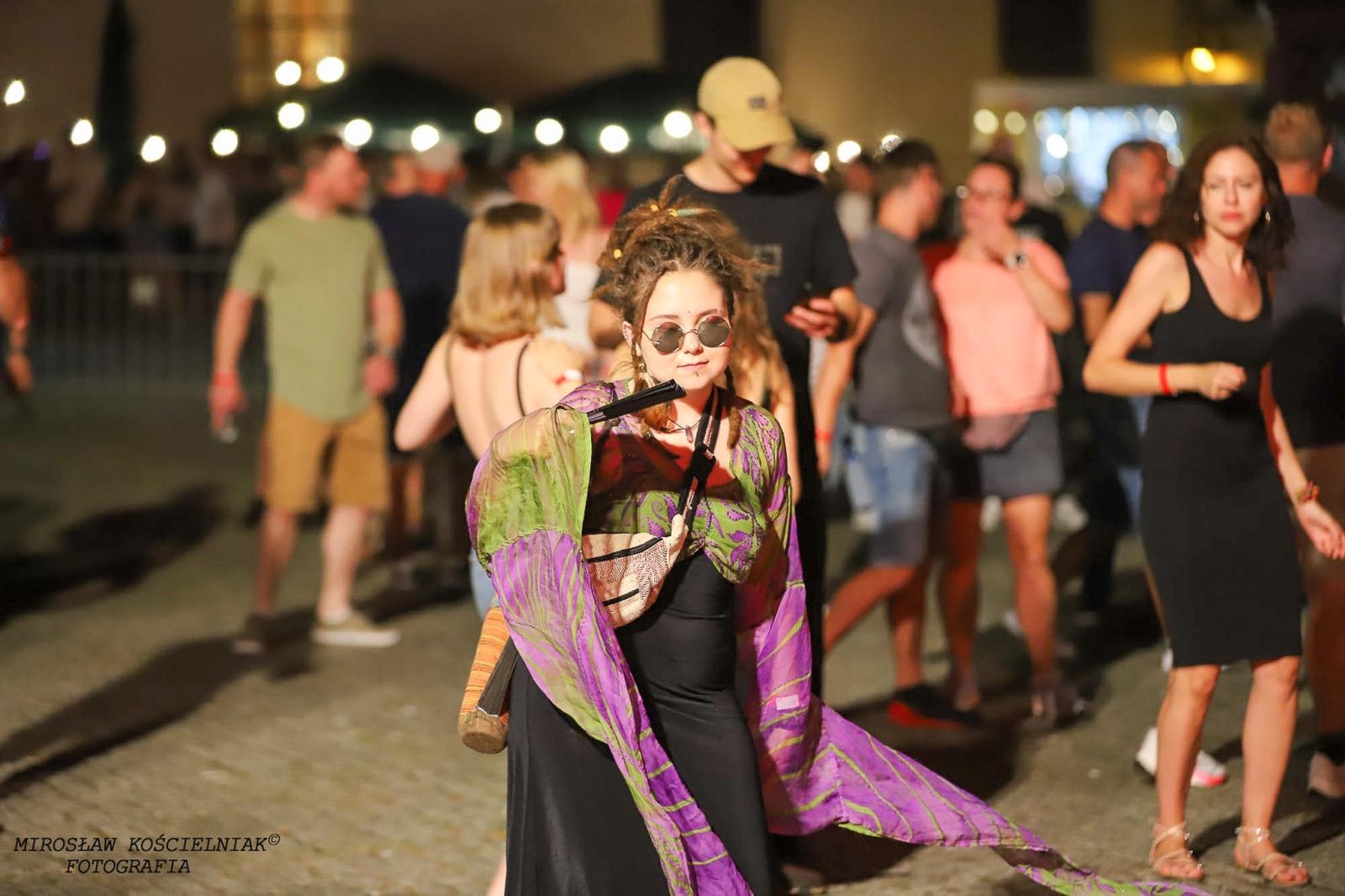 Zdjęcie w galerii na portalu naszraciborz.pl: Full Moon 2024. Tak bawiono się na zamkowym dziedzińcu wiadomości z regionu