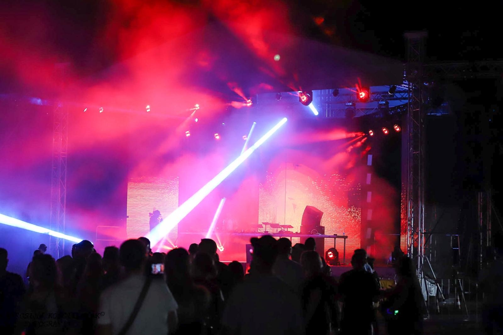 Zdjęcie w galerii na portalu naszraciborz.pl: Full Moon 2024. Tak bawiono się na zamkowym dziedzińcu wiadomości z regionu