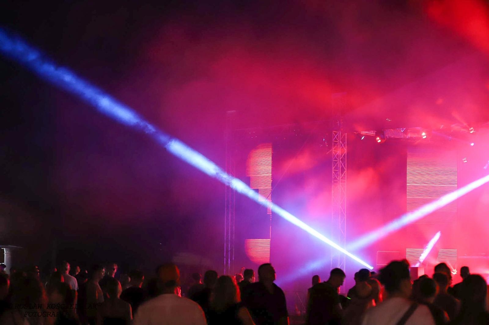 Zdjęcie w galerii na portalu naszraciborz.pl: Full Moon 2024. Tak bawiono się na zamkowym dziedzińcu wiadomości z regionu