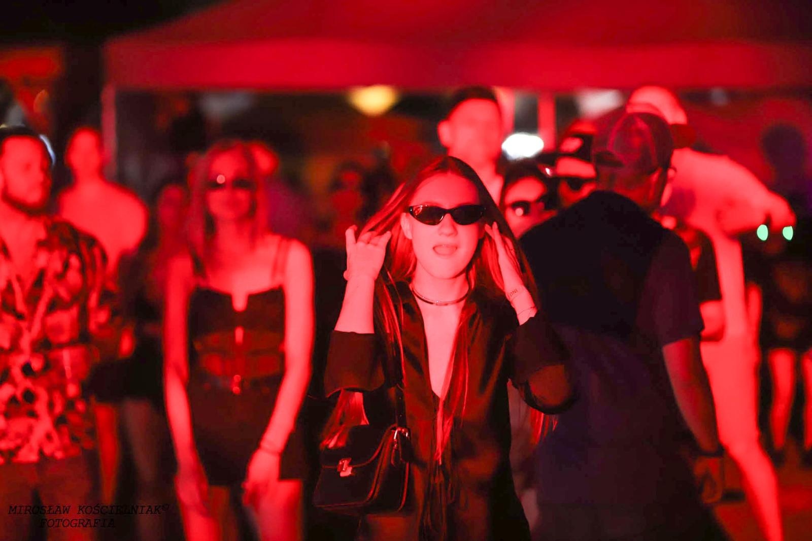 Zdjęcie w galerii na portalu naszraciborz.pl: Full Moon 2024. Tak bawiono się na zamkowym dziedzińcu wiadomości z regionu