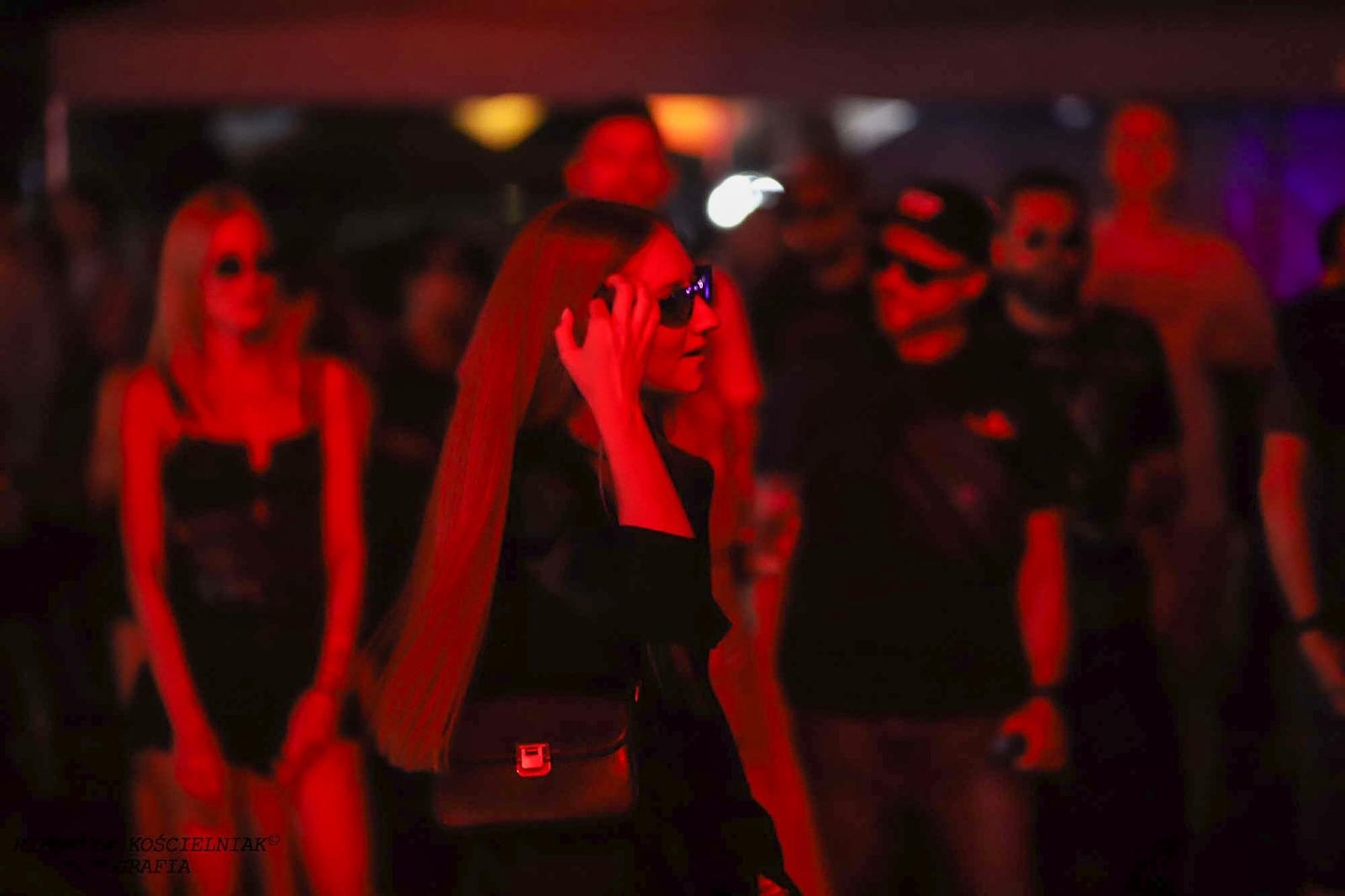 Zdjęcie w galerii na portalu naszraciborz.pl: Full Moon 2024. Tak bawiono się na zamkowym dziedzińcu wiadomości z regionu