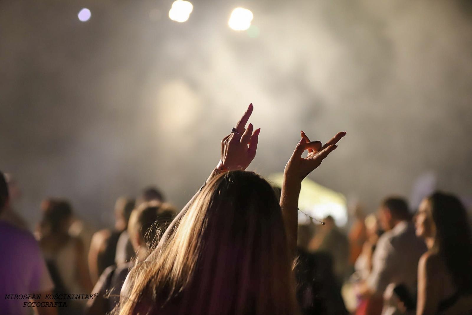 Zdjęcie w galerii na portalu naszraciborz.pl: Full Moon 2024. Tak bawiono się na zamkowym dziedzińcu wiadomości z regionu