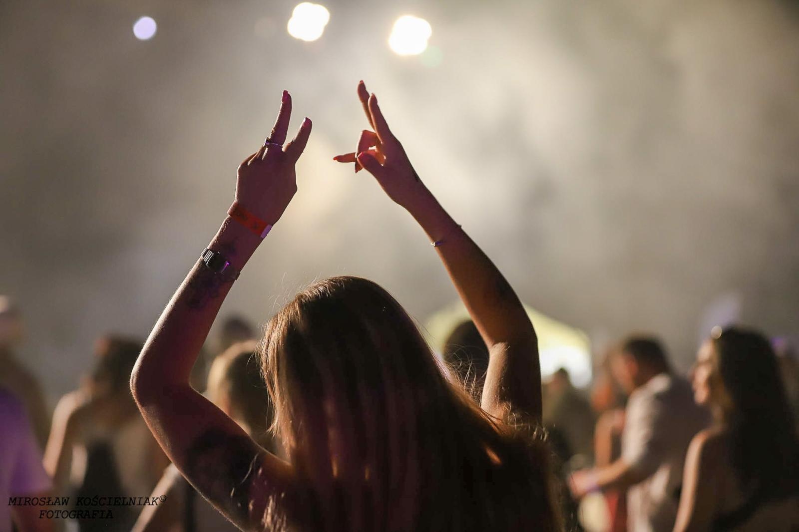 Zdjęcie w galerii na portalu naszraciborz.pl: Full Moon 2024. Tak bawiono się na zamkowym dziedzińcu wiadomości z regionu