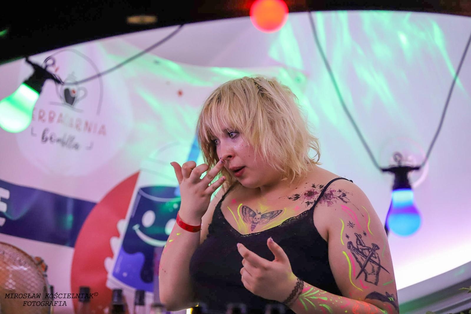 Zdjęcie w galerii na portalu naszraciborz.pl: Full Moon 2024. Tak bawiono się na zamkowym dziedzińcu wiadomości z regionu