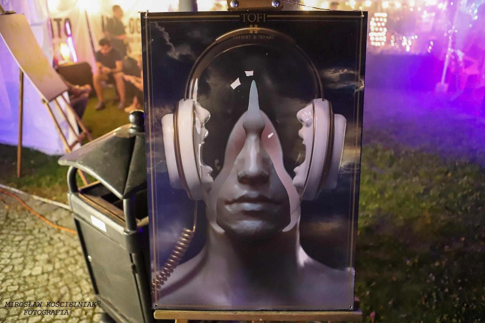 Zdjęcie w galerii na portalu naszraciborz.pl: Full Moon 2024. Tak bawiono się na zamkowym dziedzińcu wiadomości z regionu