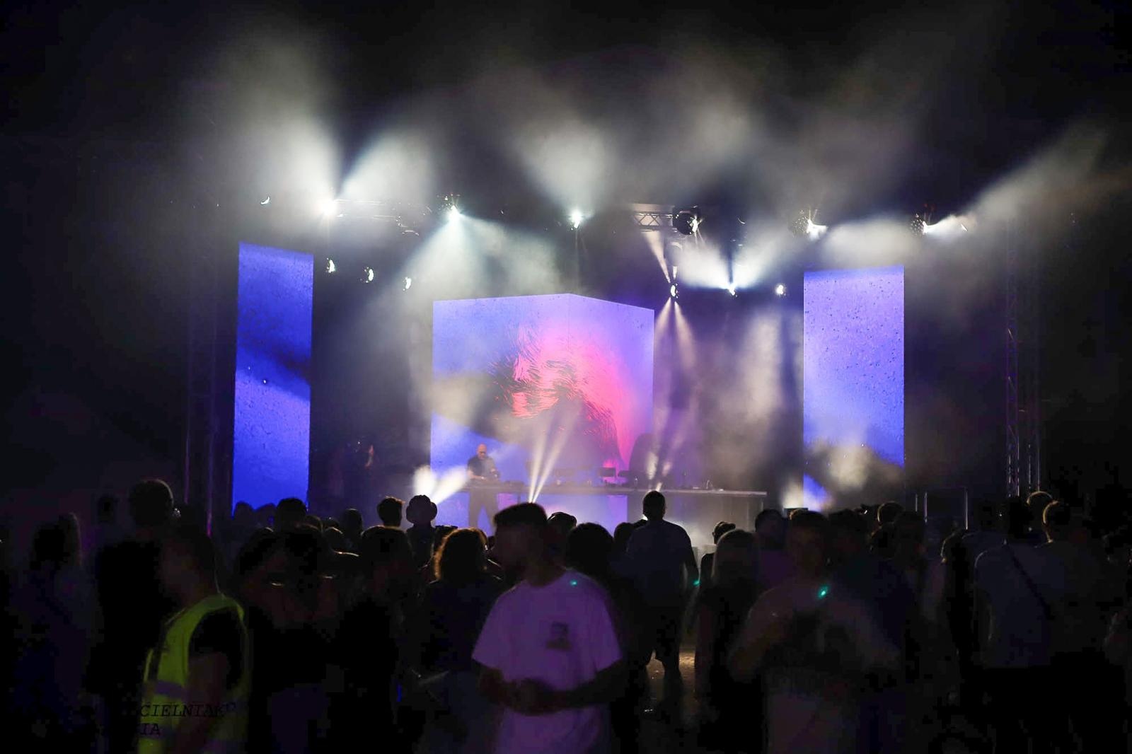 Zdjęcie w galerii na portalu naszraciborz.pl: Full Moon 2024. Tak bawiono się na zamkowym dziedzińcu wiadomości z regionu