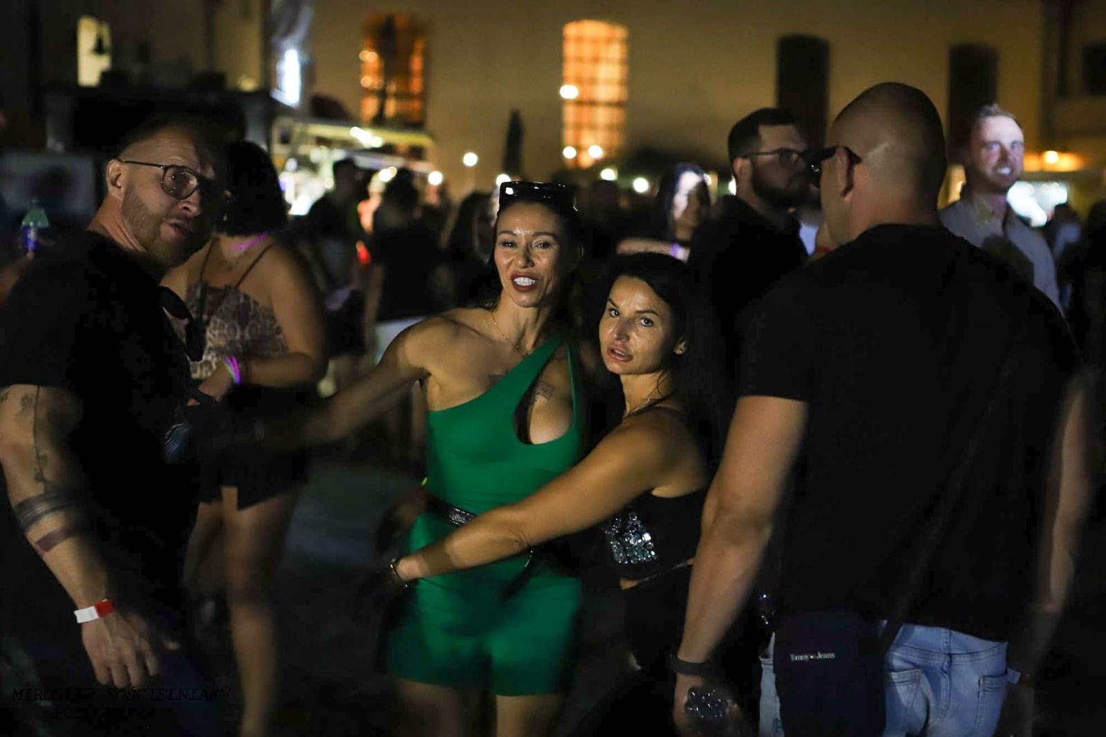 Zdjęcie w galerii na portalu naszraciborz.pl: Full Moon 2024. Tak bawiono się na zamkowym dziedzińcu wiadomości z regionu