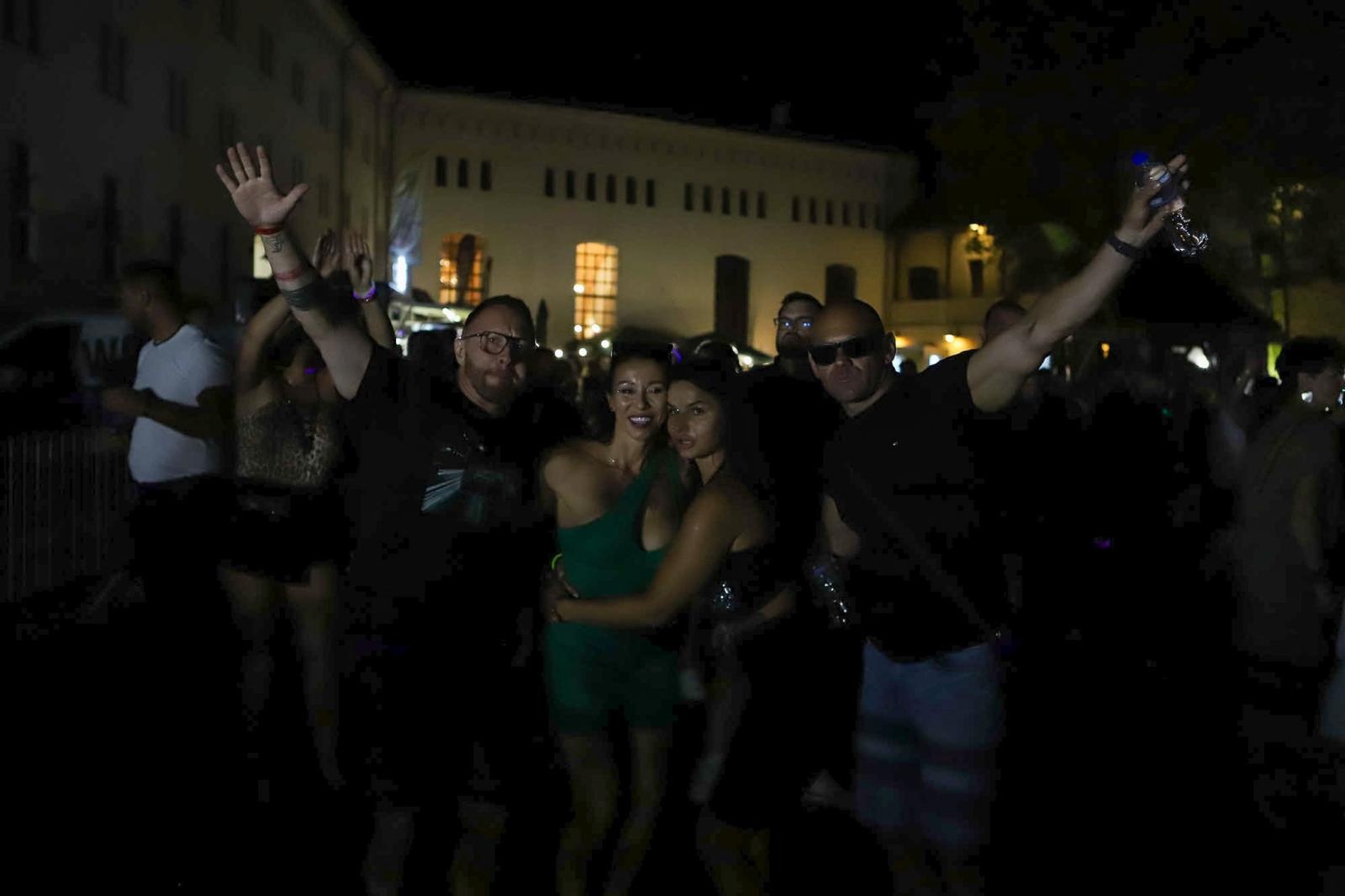 Zdjęcie w galerii na portalu naszraciborz.pl: Full Moon 2024. Tak bawiono się na zamkowym dziedzińcu wiadomości z regionu