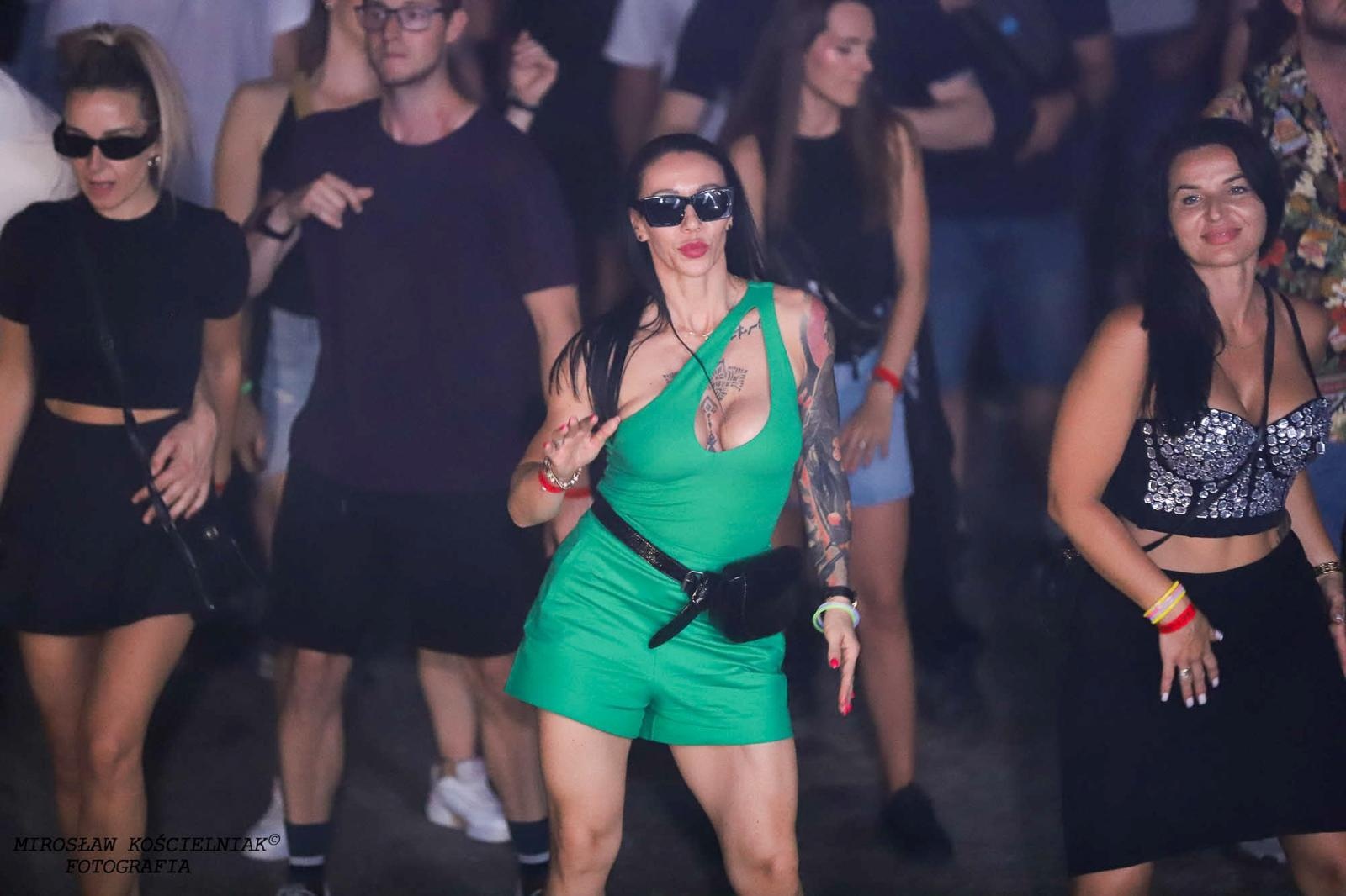 Zdjęcie w galerii na portalu naszraciborz.pl: Full Moon 2024. Tak bawiono się na zamkowym dziedzińcu wiadomości z regionu