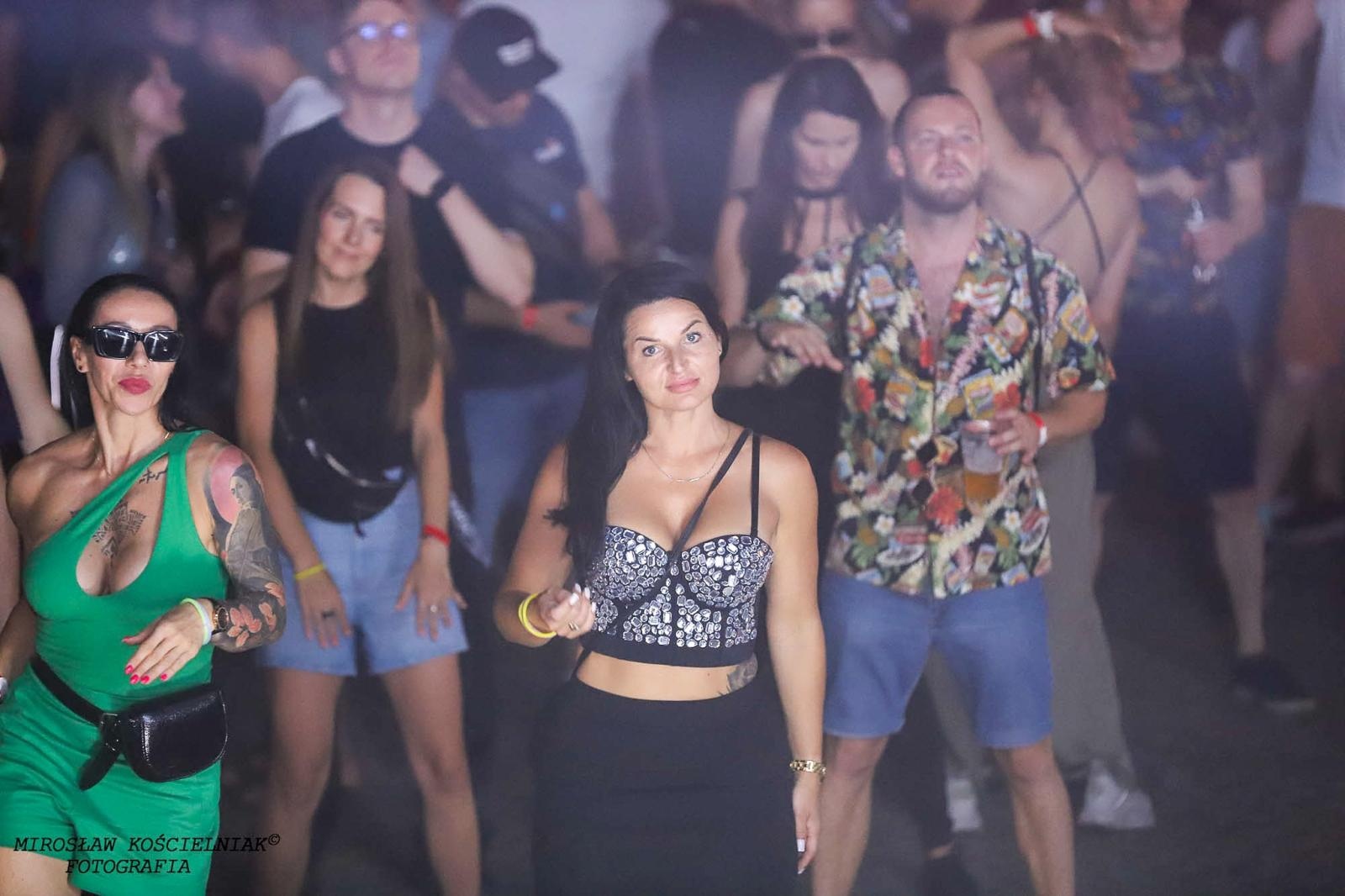 Zdjęcie w galerii na portalu naszraciborz.pl: Full Moon 2024. Tak bawiono się na zamkowym dziedzińcu wiadomości z regionu