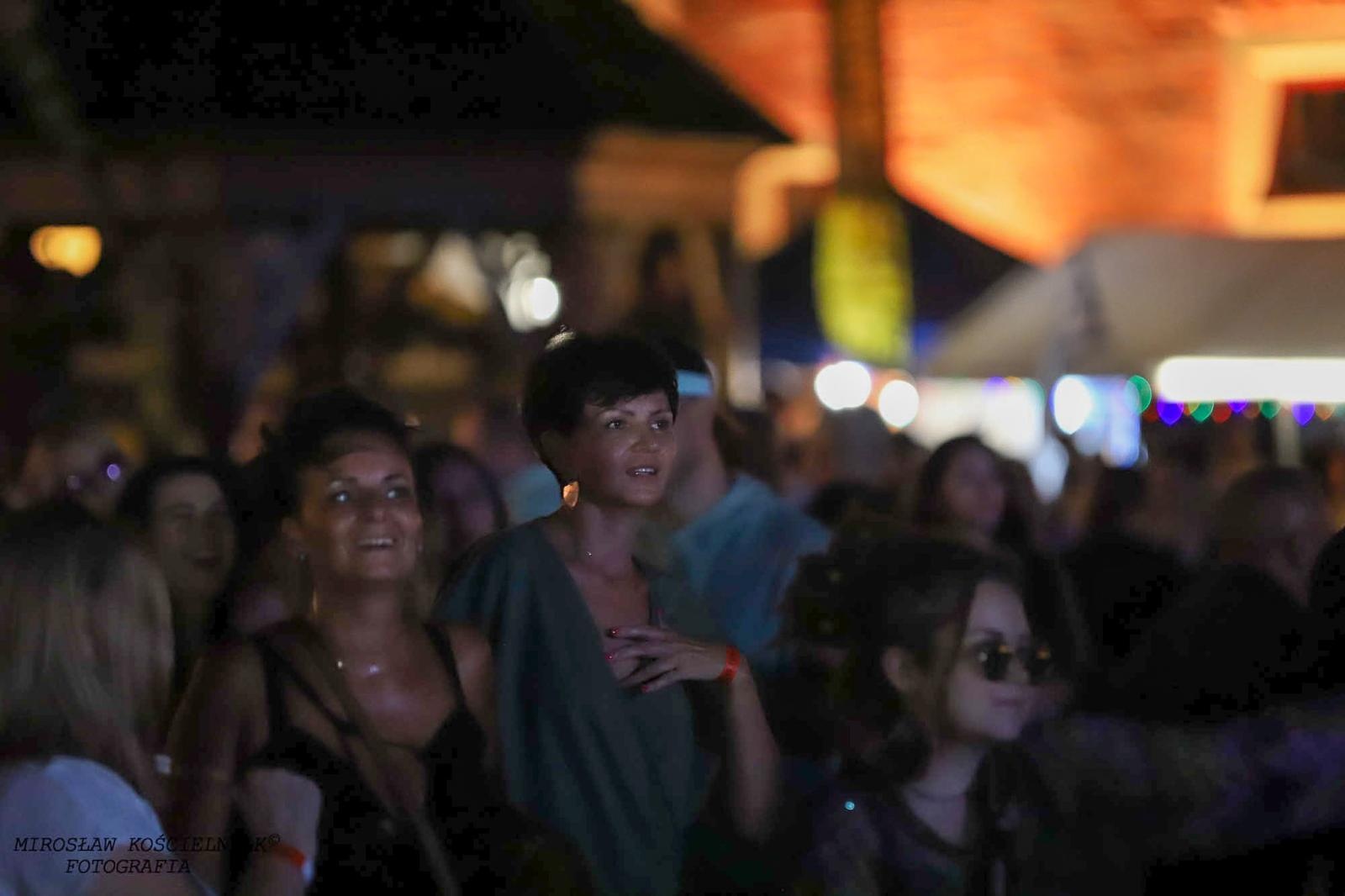 Zdjęcie w galerii na portalu naszraciborz.pl: Full Moon 2024. Tak bawiono się na zamkowym dziedzińcu wiadomości z regionu