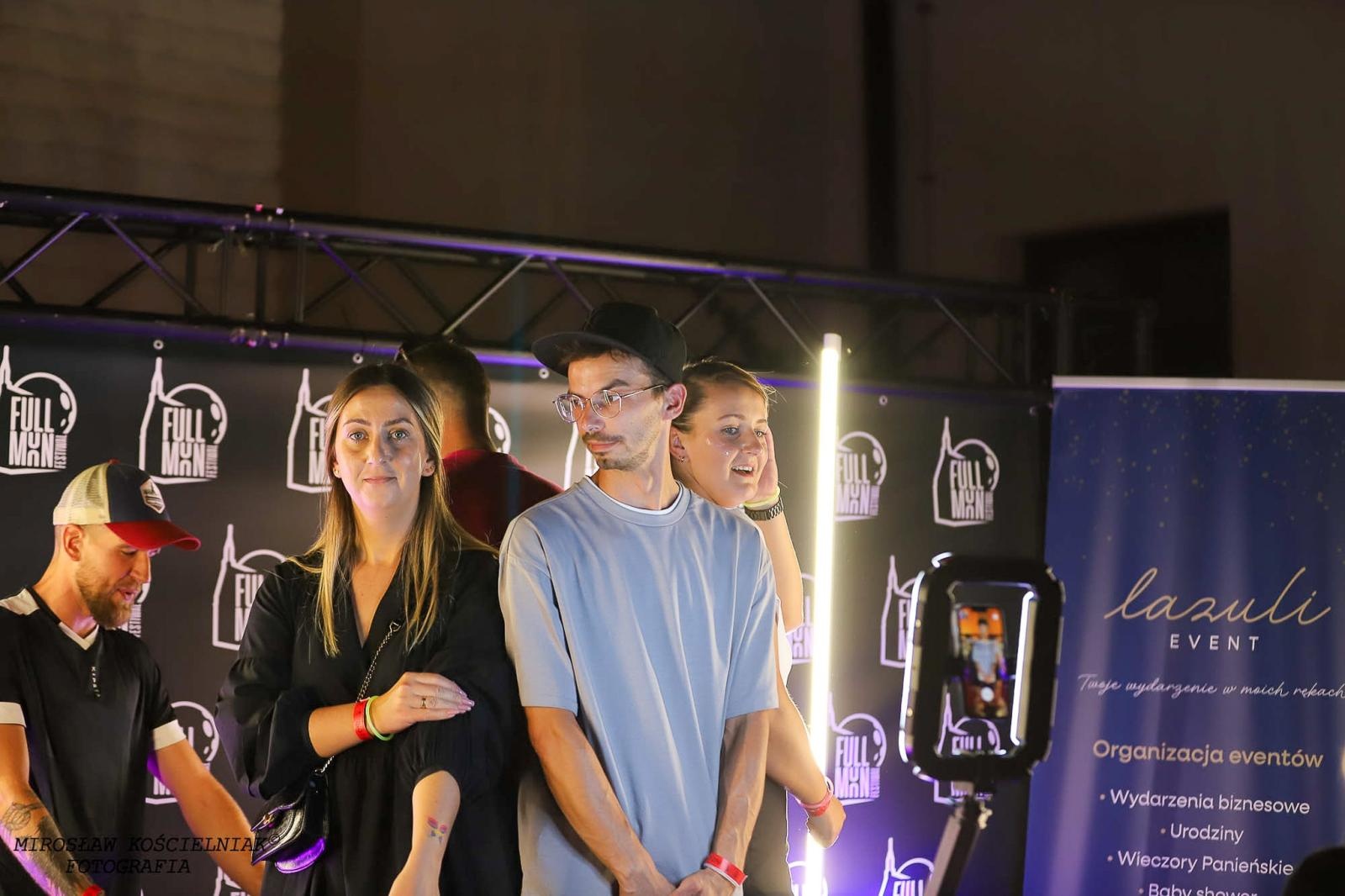 Zdjęcie w galerii na portalu naszraciborz.pl: Full Moon 2024. Tak bawiono się na zamkowym dziedzińcu wiadomości z regionu