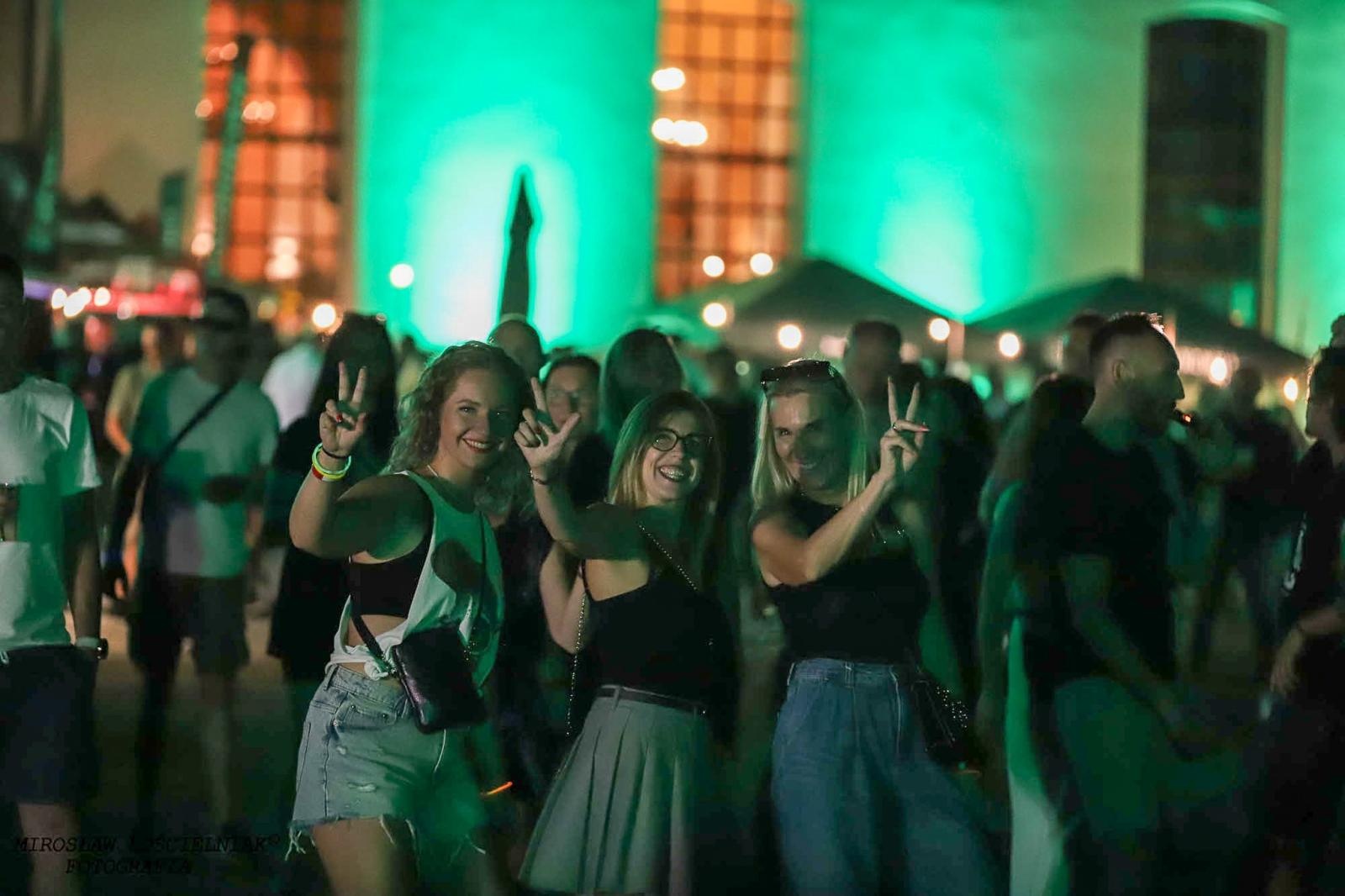 Zdjęcie w galerii na portalu naszraciborz.pl: Full Moon 2024. Tak bawiono się na zamkowym dziedzińcu wiadomości z regionu