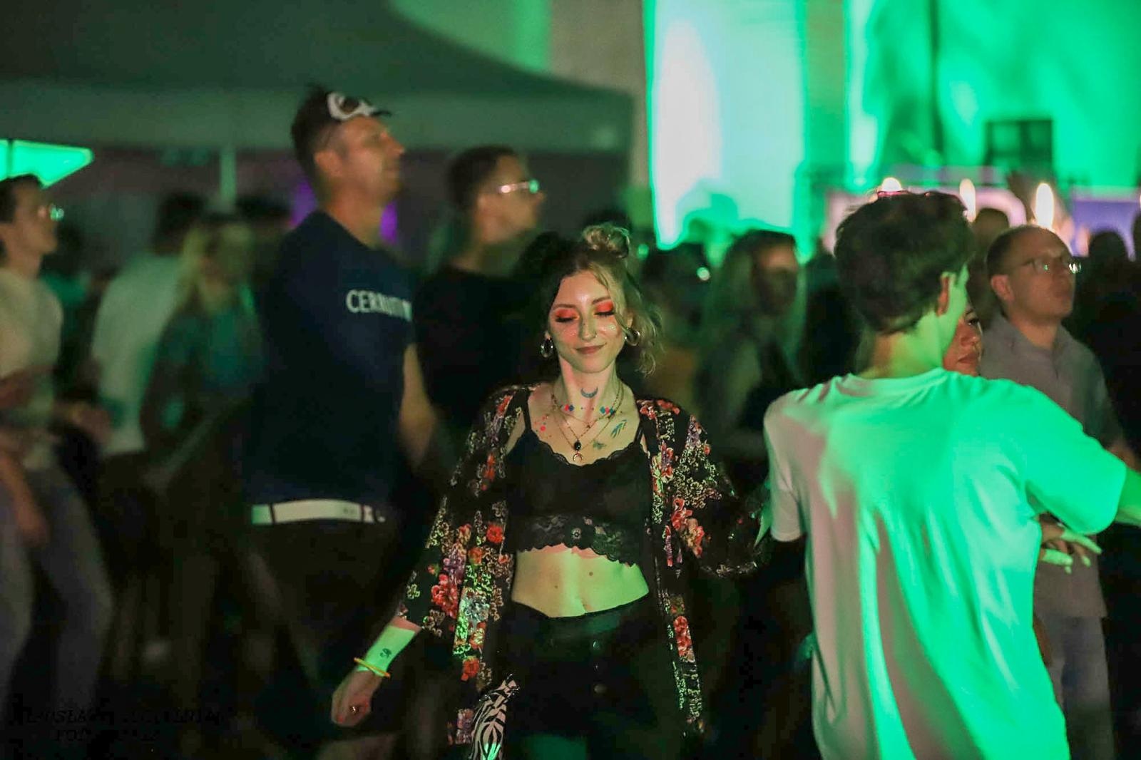 Zdjęcie w galerii na portalu naszraciborz.pl: Full Moon 2024. Tak bawiono się na zamkowym dziedzińcu wiadomości z regionu