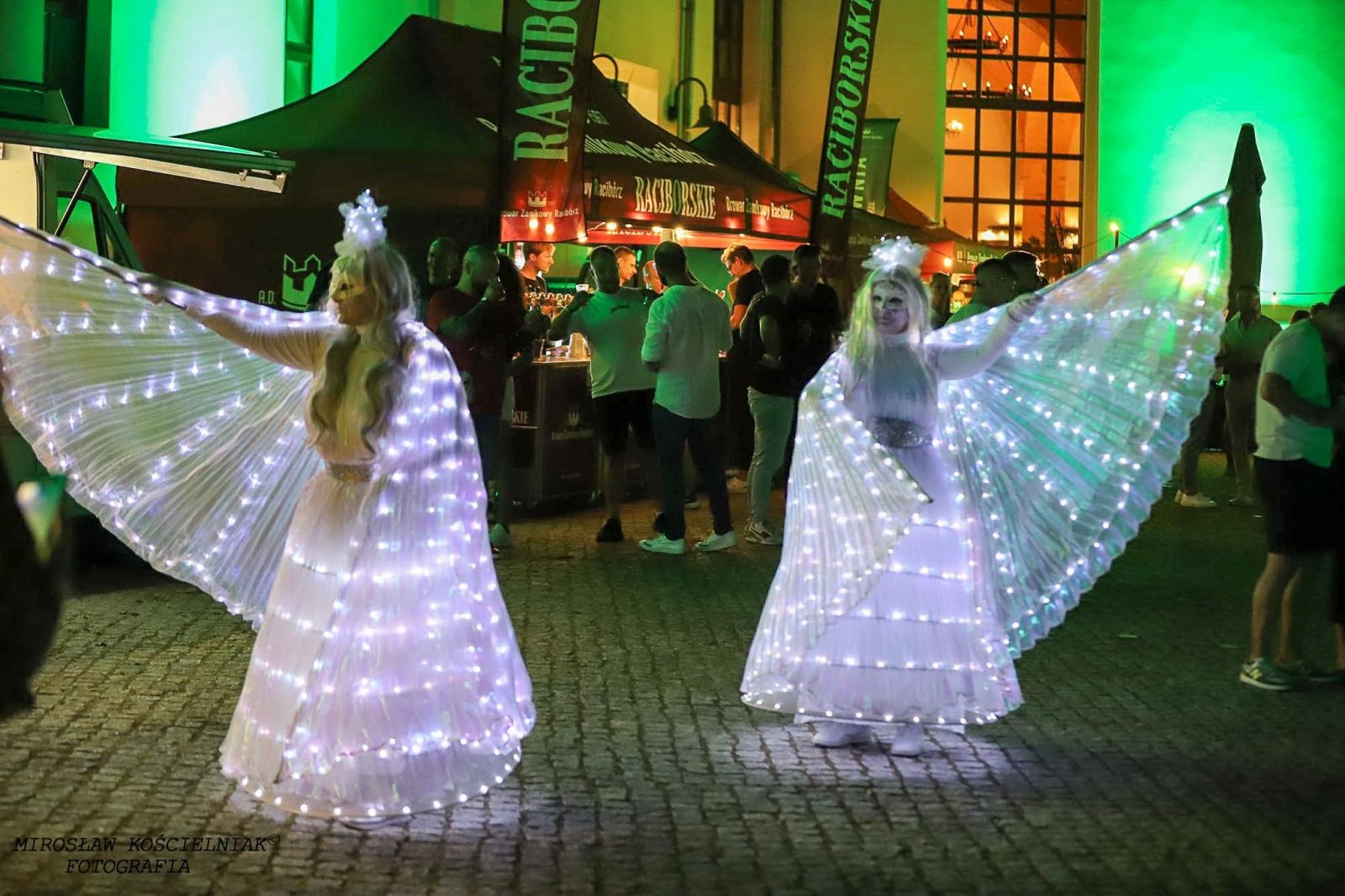 Zdjęcie w galerii na portalu naszraciborz.pl: Full Moon 2024. Tak bawiono się na zamkowym dziedzińcu wiadomości z regionu