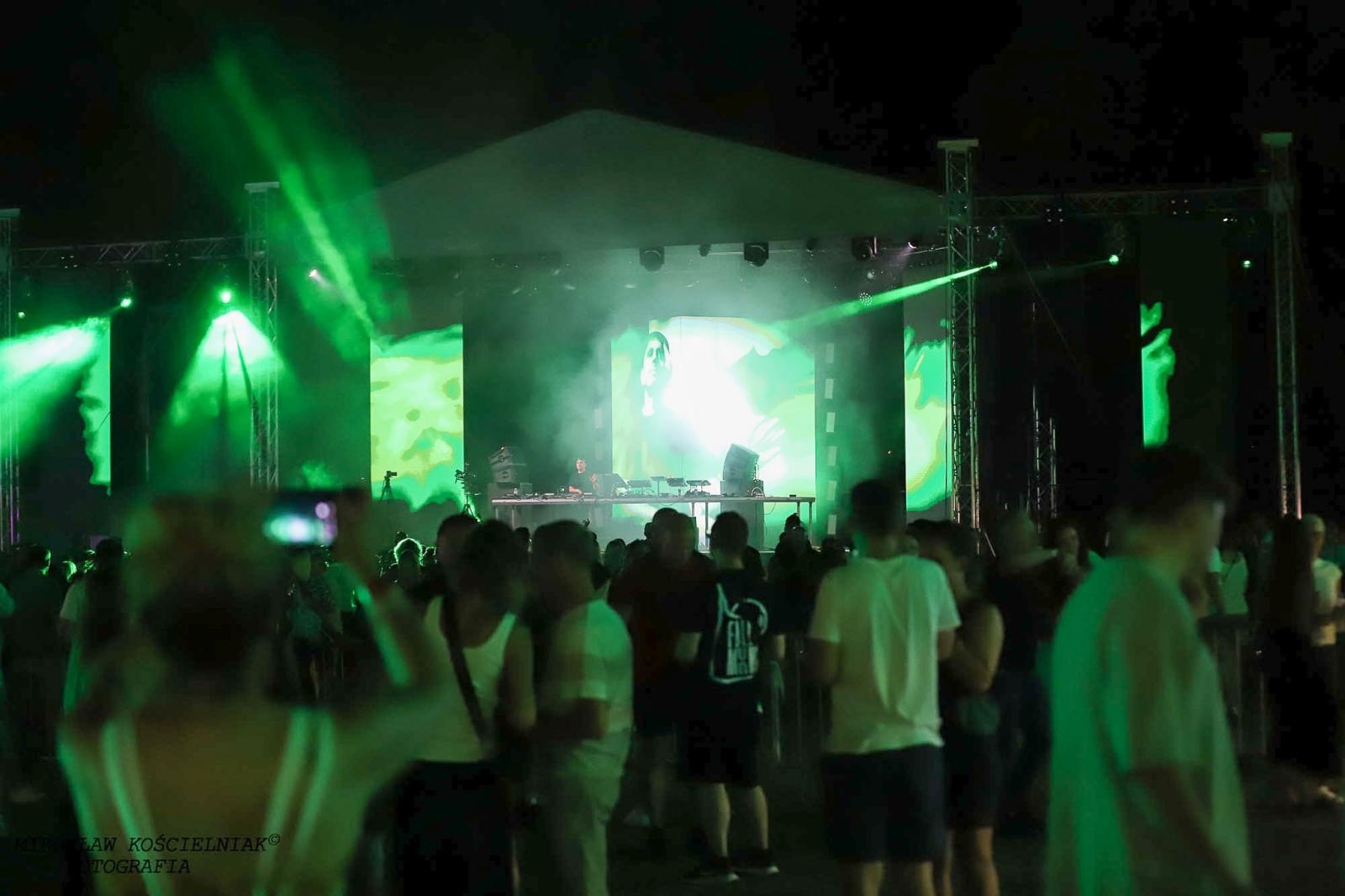 Zdjęcie w galerii na portalu naszraciborz.pl: Full Moon 2024. Tak bawiono się na zamkowym dziedzińcu wiadomości z regionu