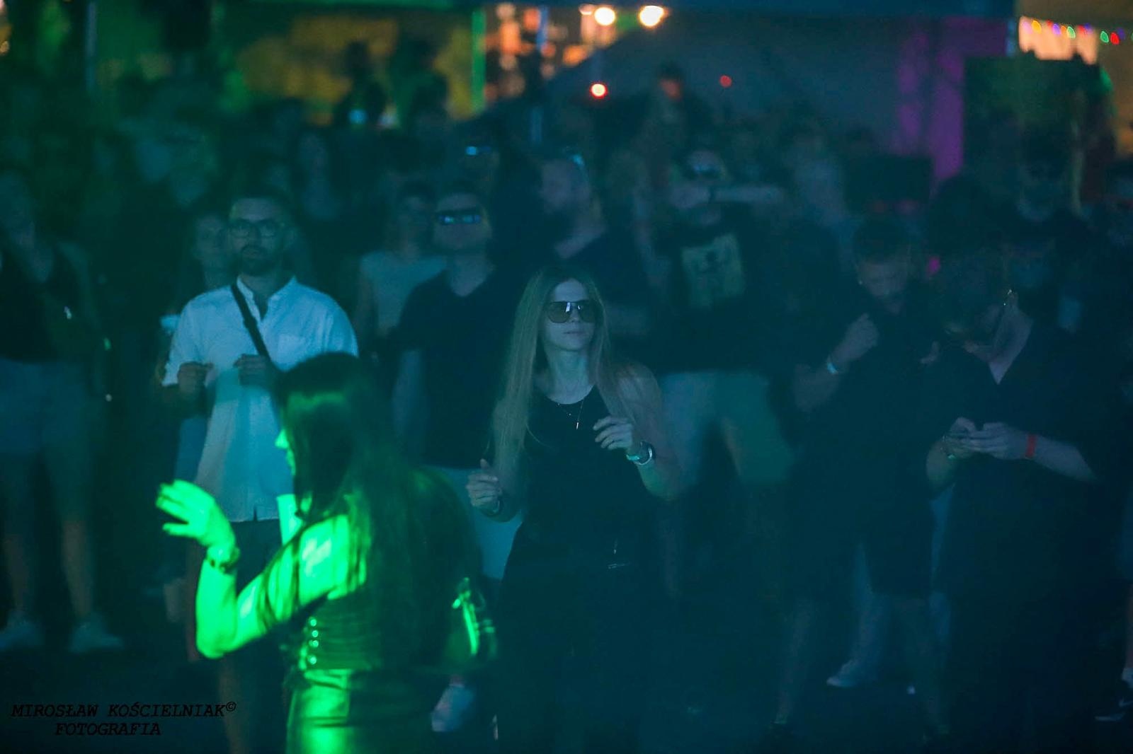 Zdjęcie w galerii na portalu naszraciborz.pl: Full Moon 2024. Tak bawiono się na zamkowym dziedzińcu wiadomości z regionu