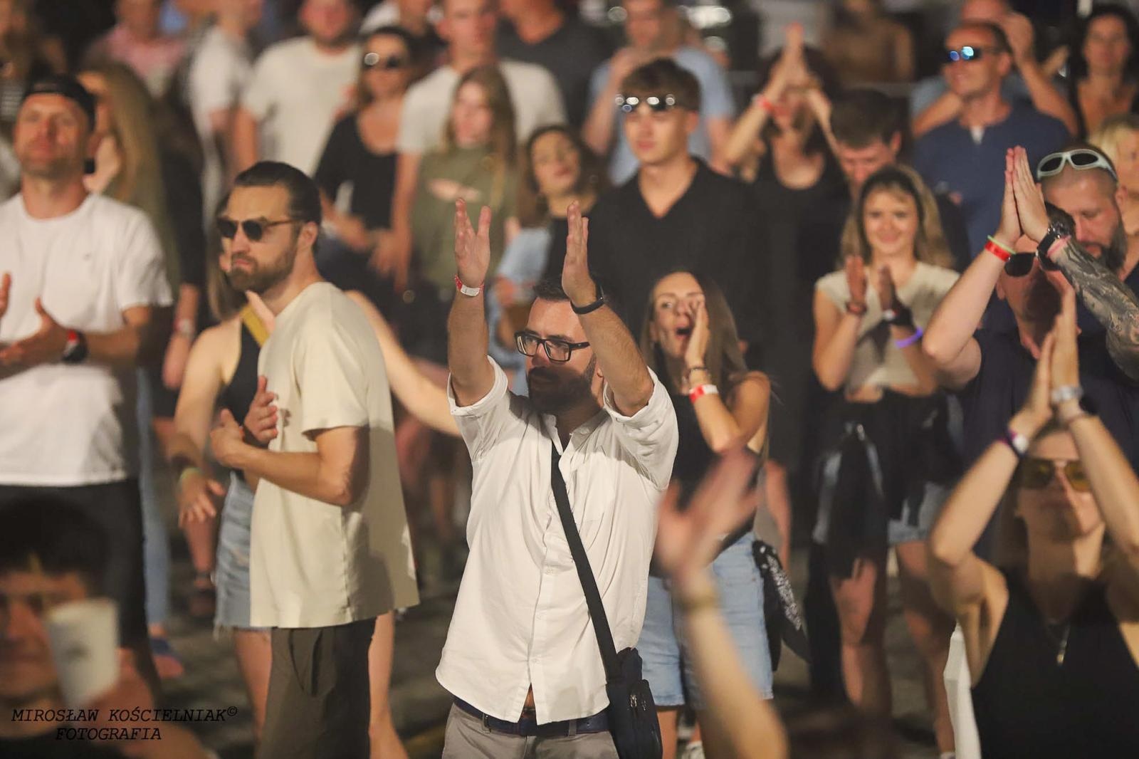 Zdjęcie w galerii na portalu naszraciborz.pl: Full Moon 2024. Tak bawiono się na zamkowym dziedzińcu wiadomości z regionu