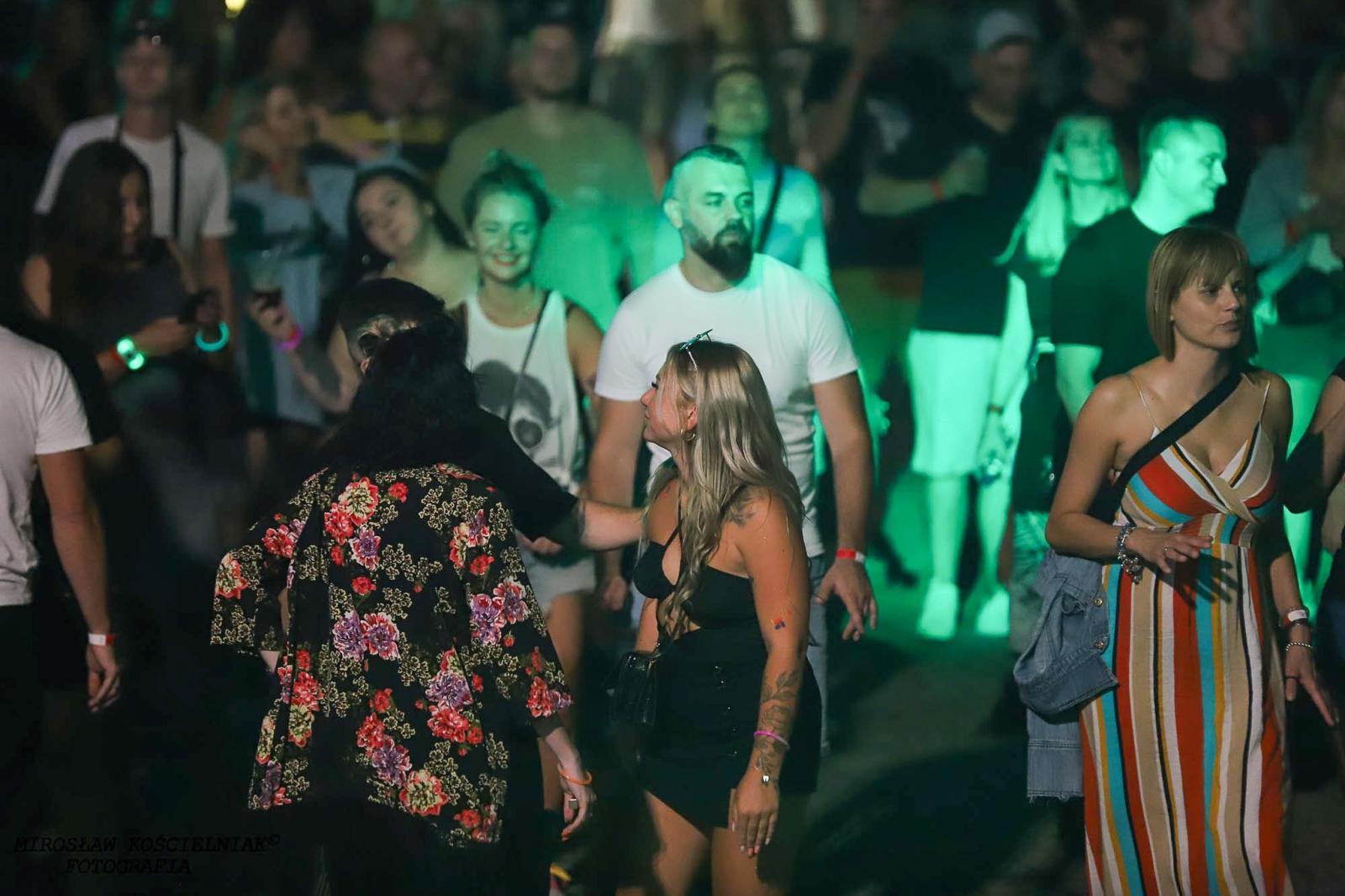 Zdjęcie w galerii na portalu naszraciborz.pl: Full Moon 2024. Tak bawiono się na zamkowym dziedzińcu wiadomości z regionu