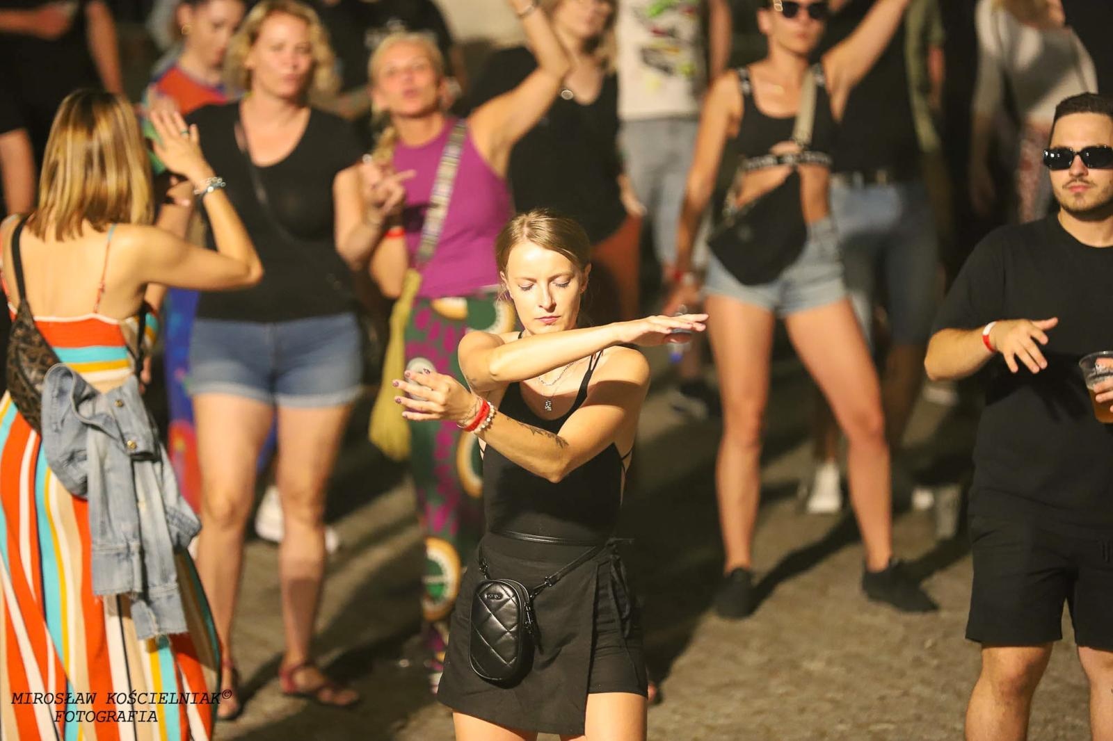 Zdjęcie w galerii na portalu naszraciborz.pl: Full Moon 2024. Tak bawiono się na zamkowym dziedzińcu wiadomości z regionu