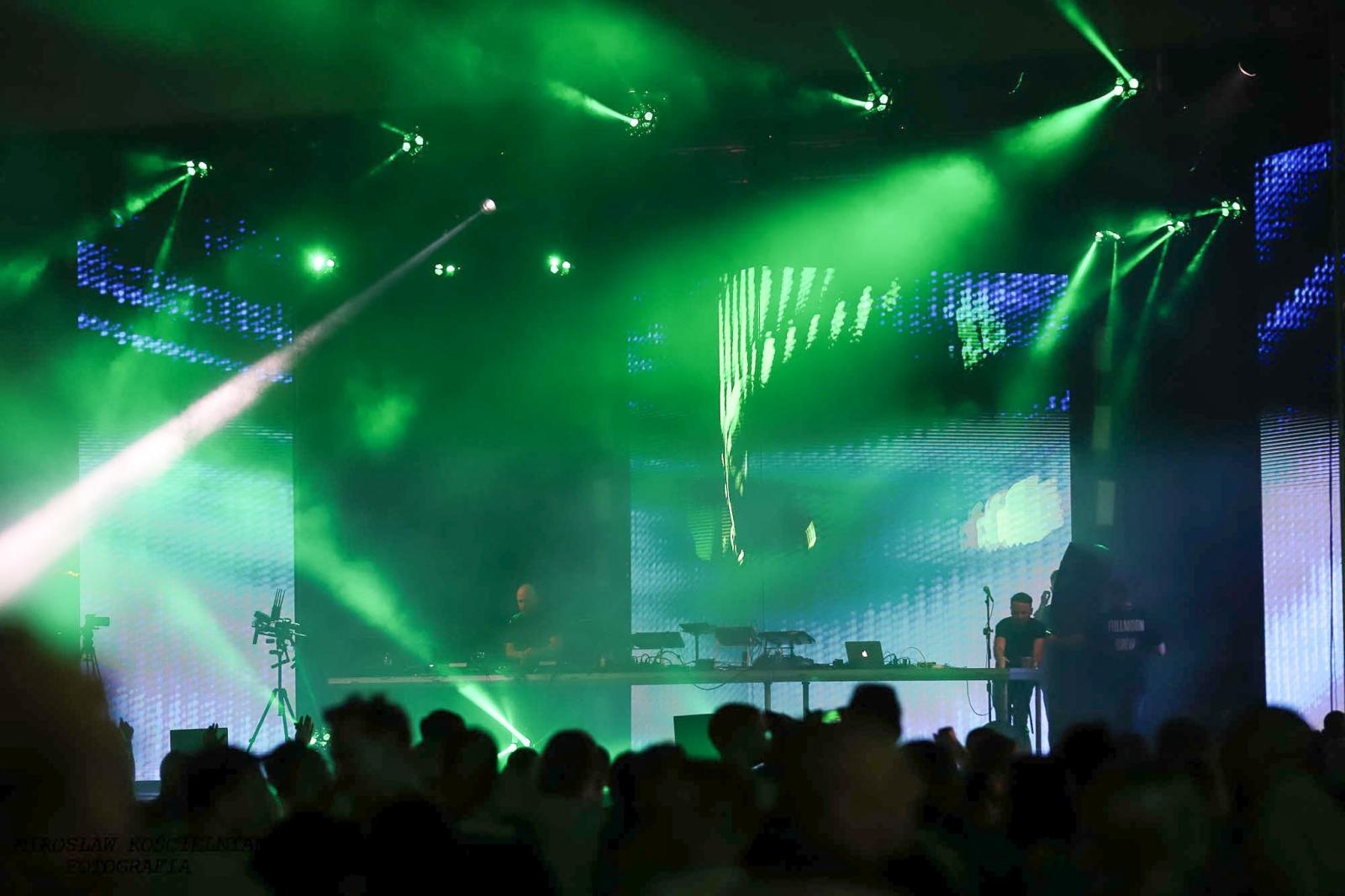 Zdjęcie w galerii na portalu naszraciborz.pl: Full Moon 2024. Tak bawiono się na zamkowym dziedzińcu wiadomości z regionu