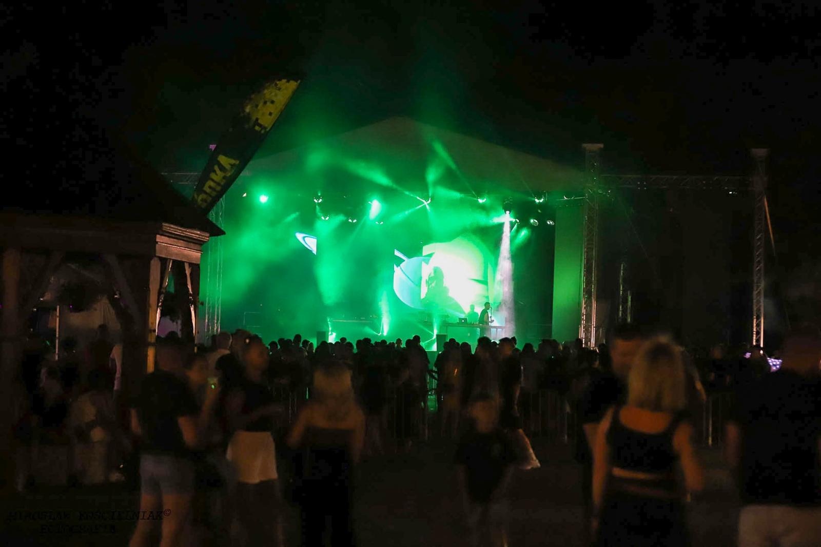 Zdjęcie w galerii na portalu naszraciborz.pl: Full Moon 2024. Tak bawiono się na zamkowym dziedzińcu wiadomości z regionu